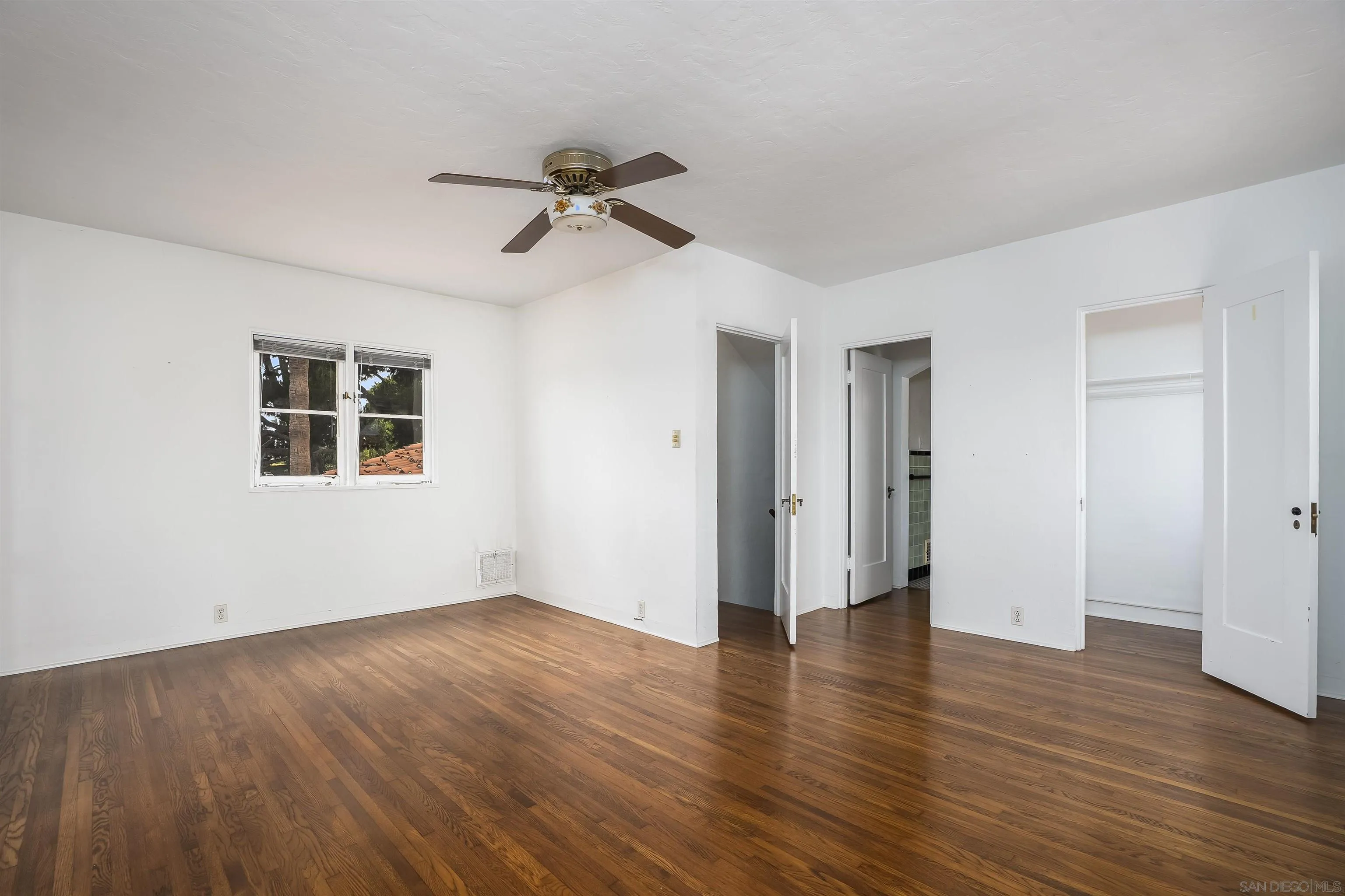 https://cdn.realtyfeed.com/cdn/127/260013594/6ee773cd5c880e154c62695095a2759c.webp