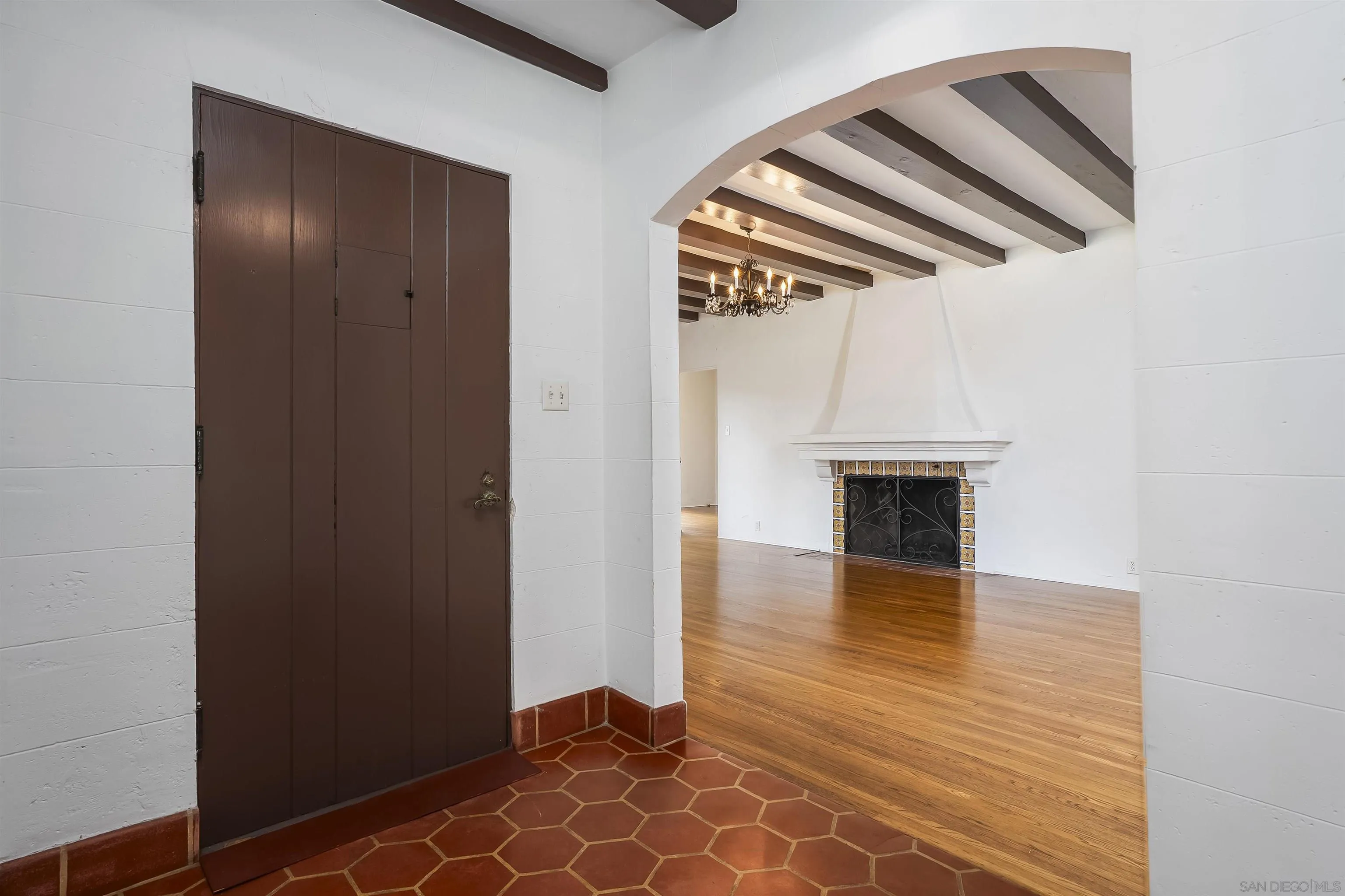 https://cdn.realtyfeed.com/cdn/127/260013594/95865cfdb999de2e5675c0c096ca08dd.webp