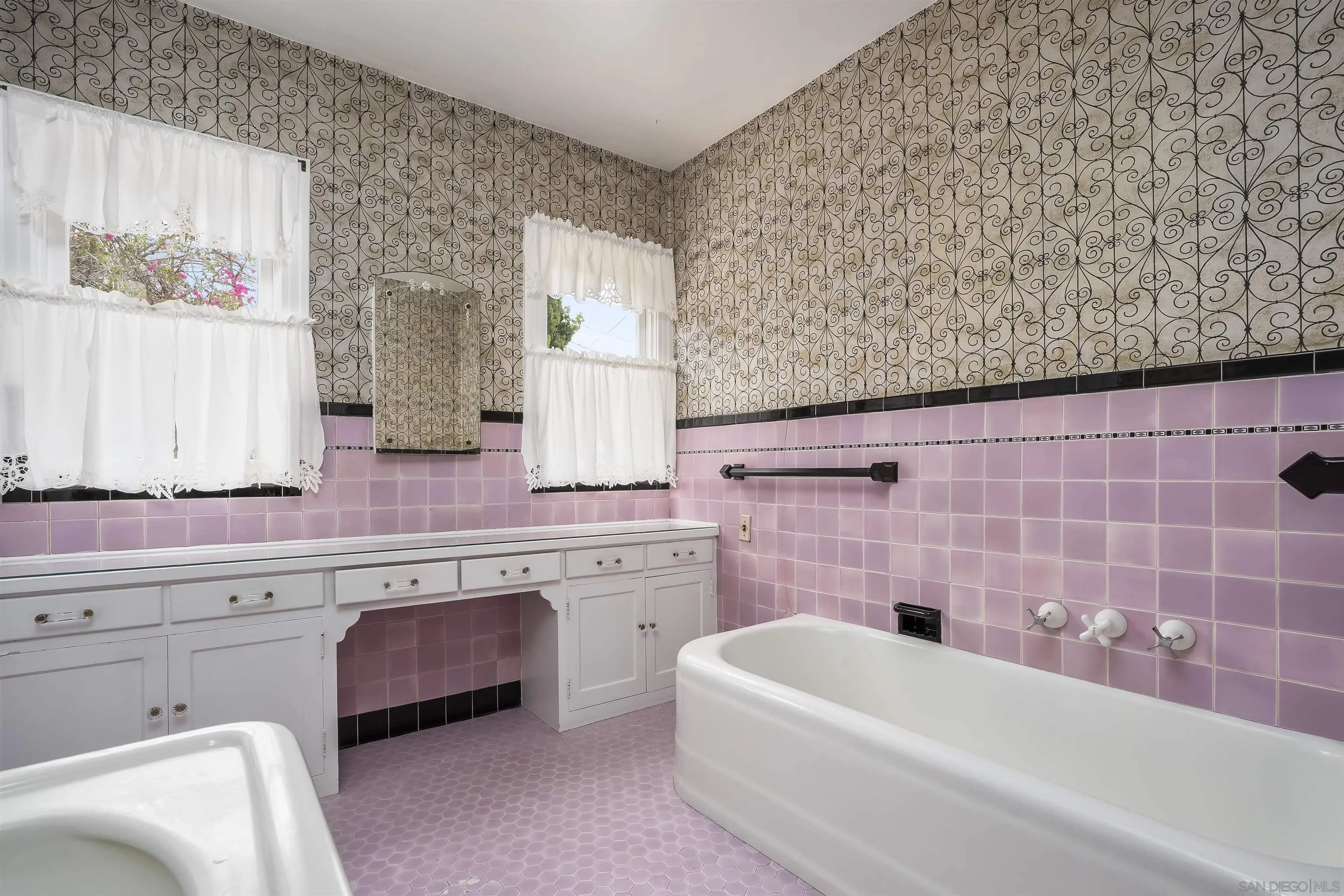 https://cdn.realtyfeed.com/cdn/127/260013594/9d7eff8199c13d3a6e0d81291e709346.webp
