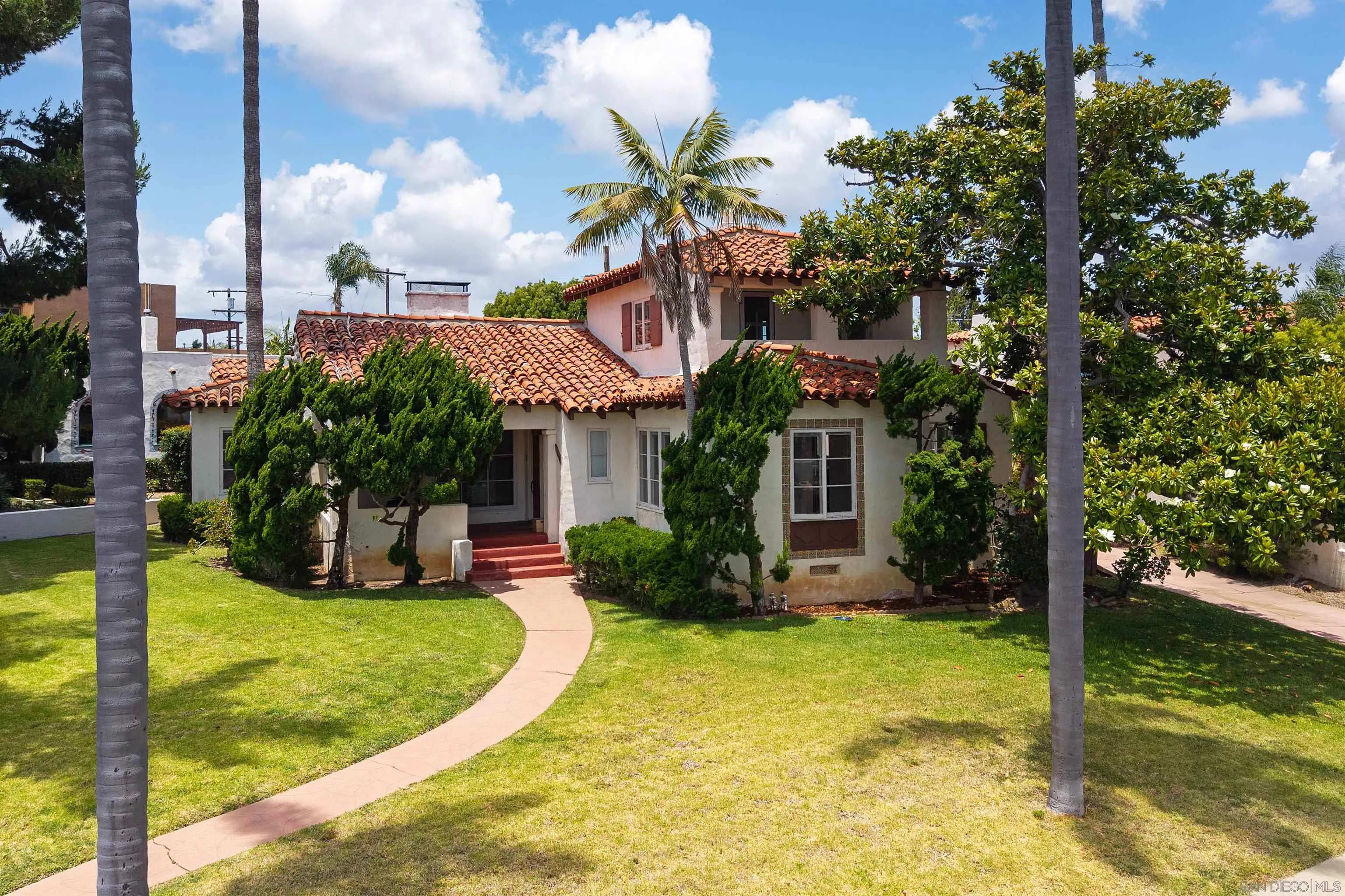 https://cdn.realtyfeed.com/cdn/127/260013594/be3bd78eca687552c92ef9eb796ee38c.webp