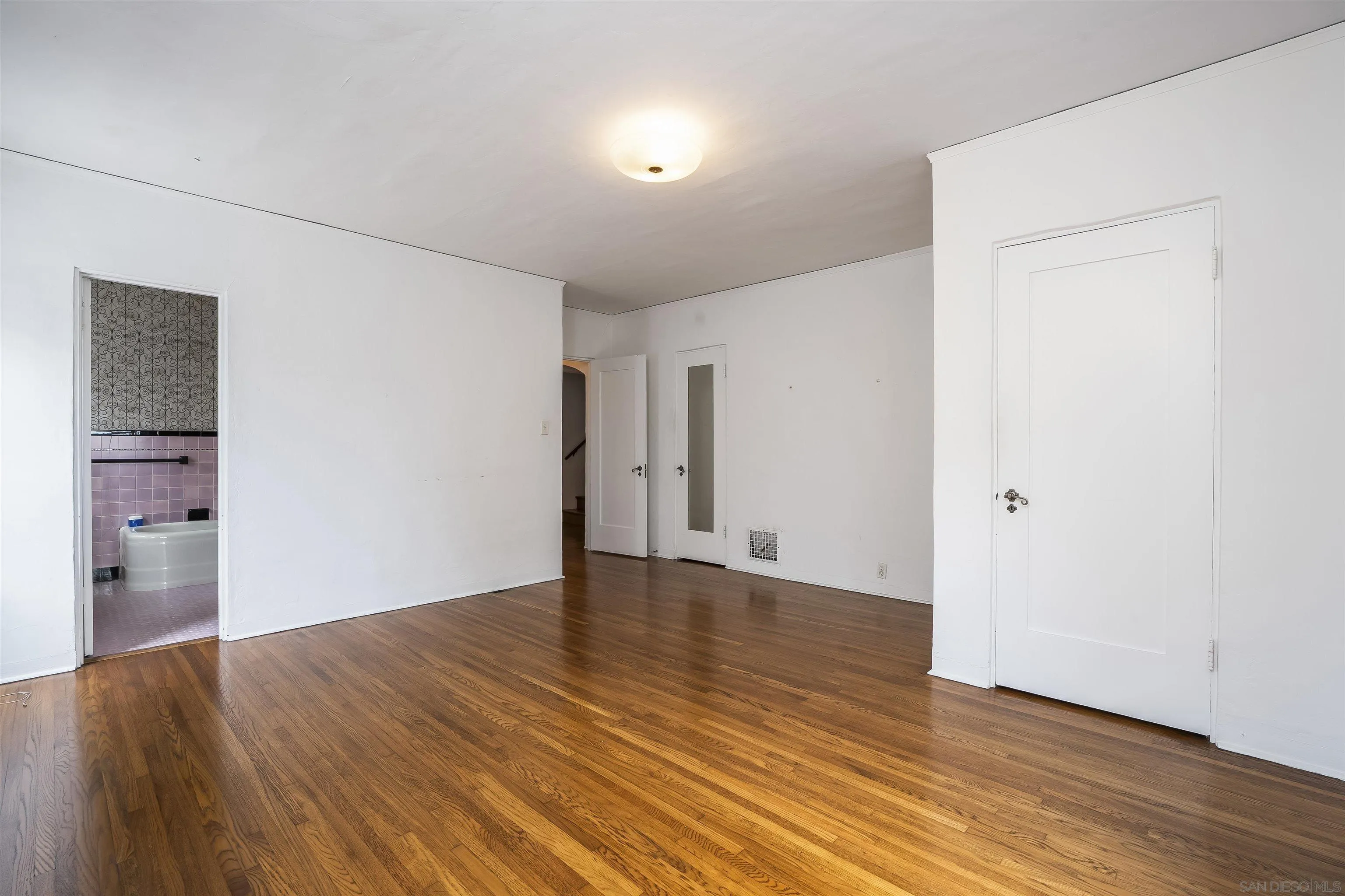 https://cdn.realtyfeed.com/cdn/127/260013594/f80147dc53d0a417533d0f929548d0f8.webp