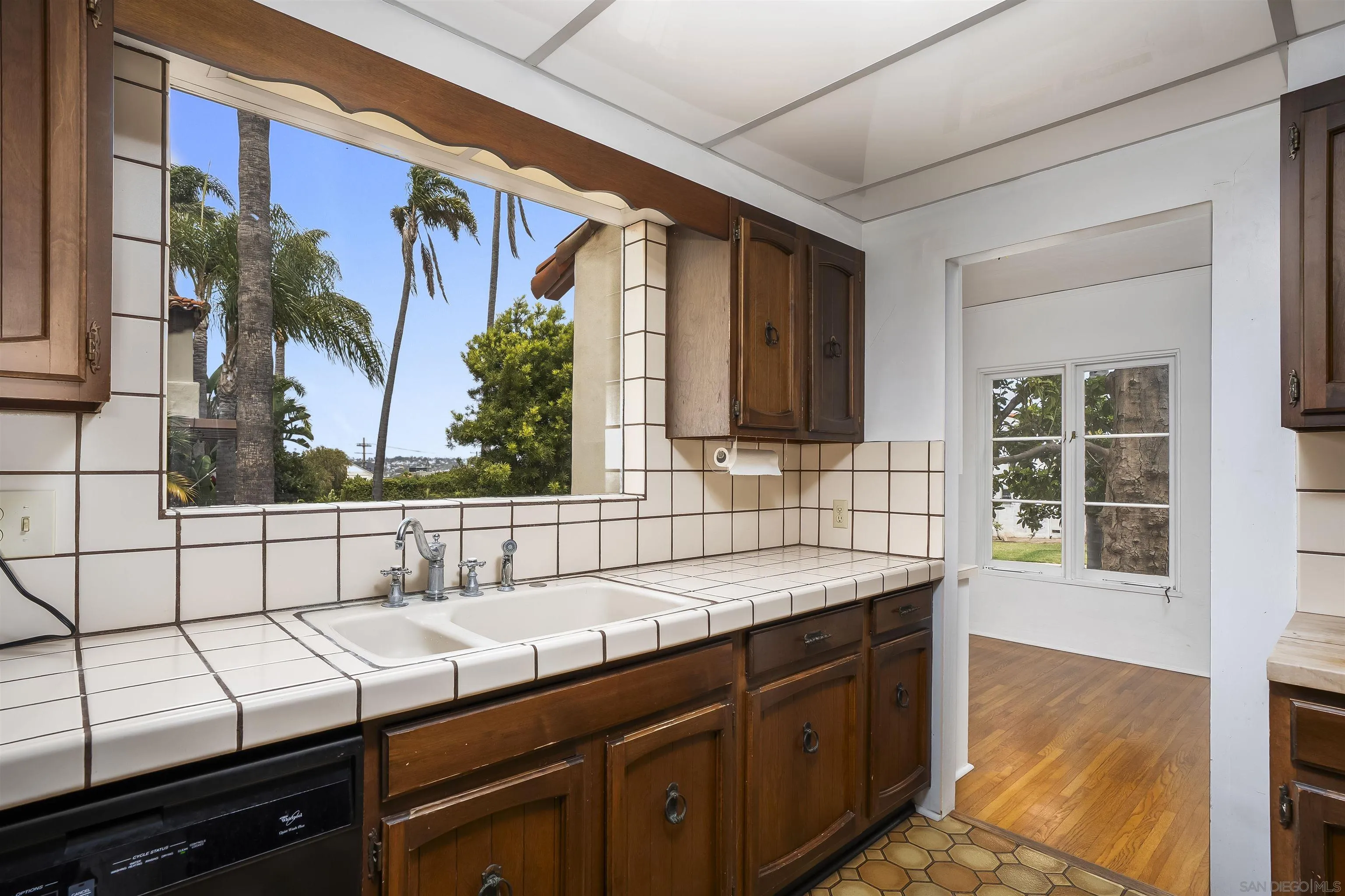 https://cdn.realtyfeed.com/cdn/127/260013594/f9099b14da4b656b56851d23e304cd9e.webp