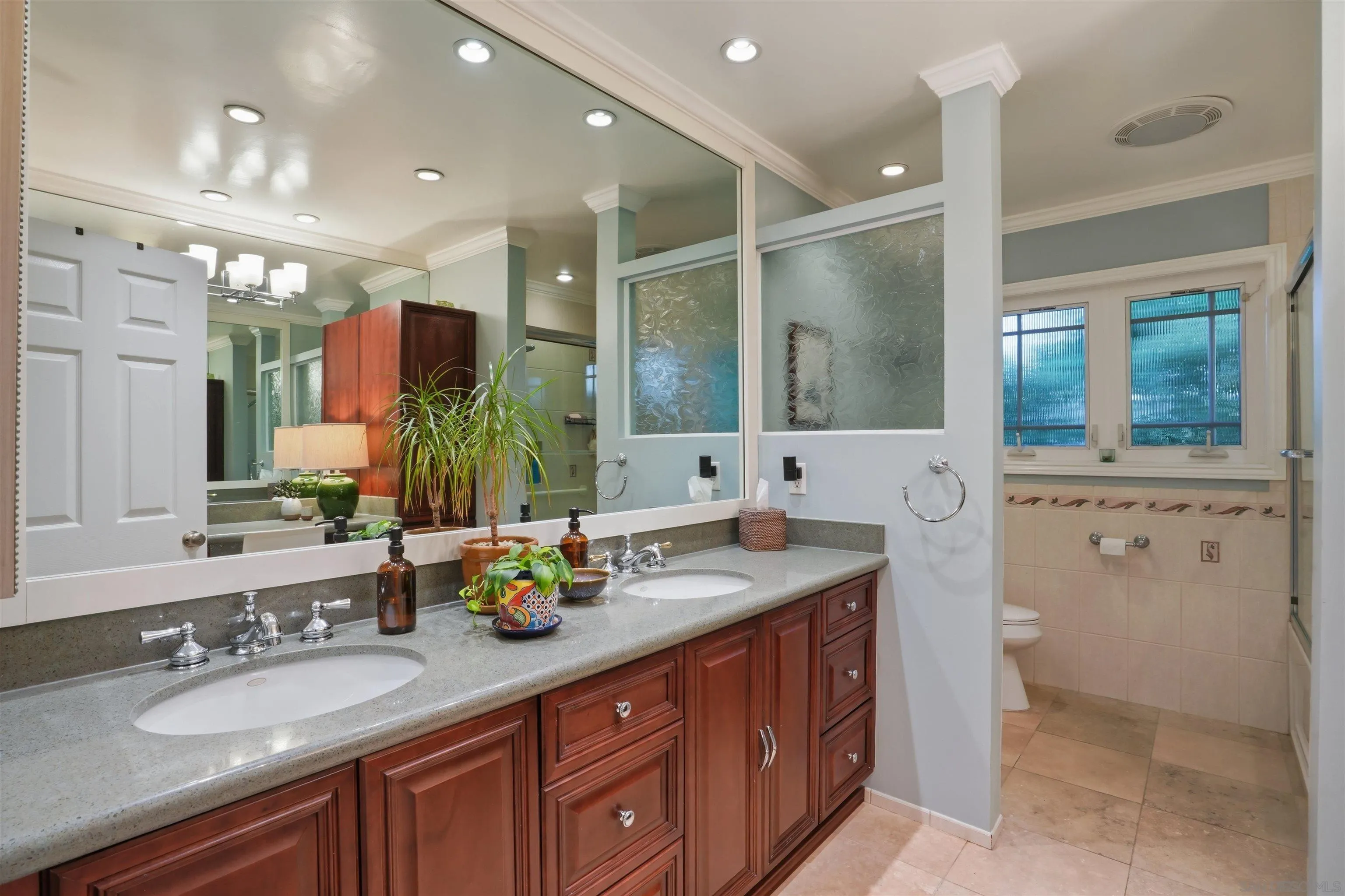 https://cdn.realtyfeed.com/cdn/127/260013596/414c24a619f7e989a305ecd0be8d5d0a.webp