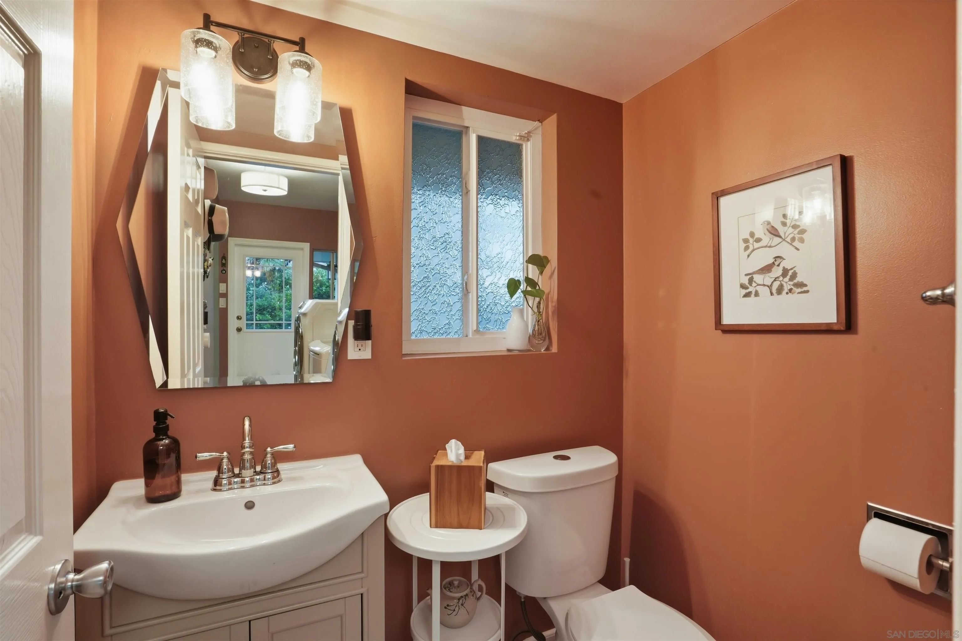 https://cdn.realtyfeed.com/cdn/127/260013596/7a3db0f886a90ed4c922cd56bfca263c.webp