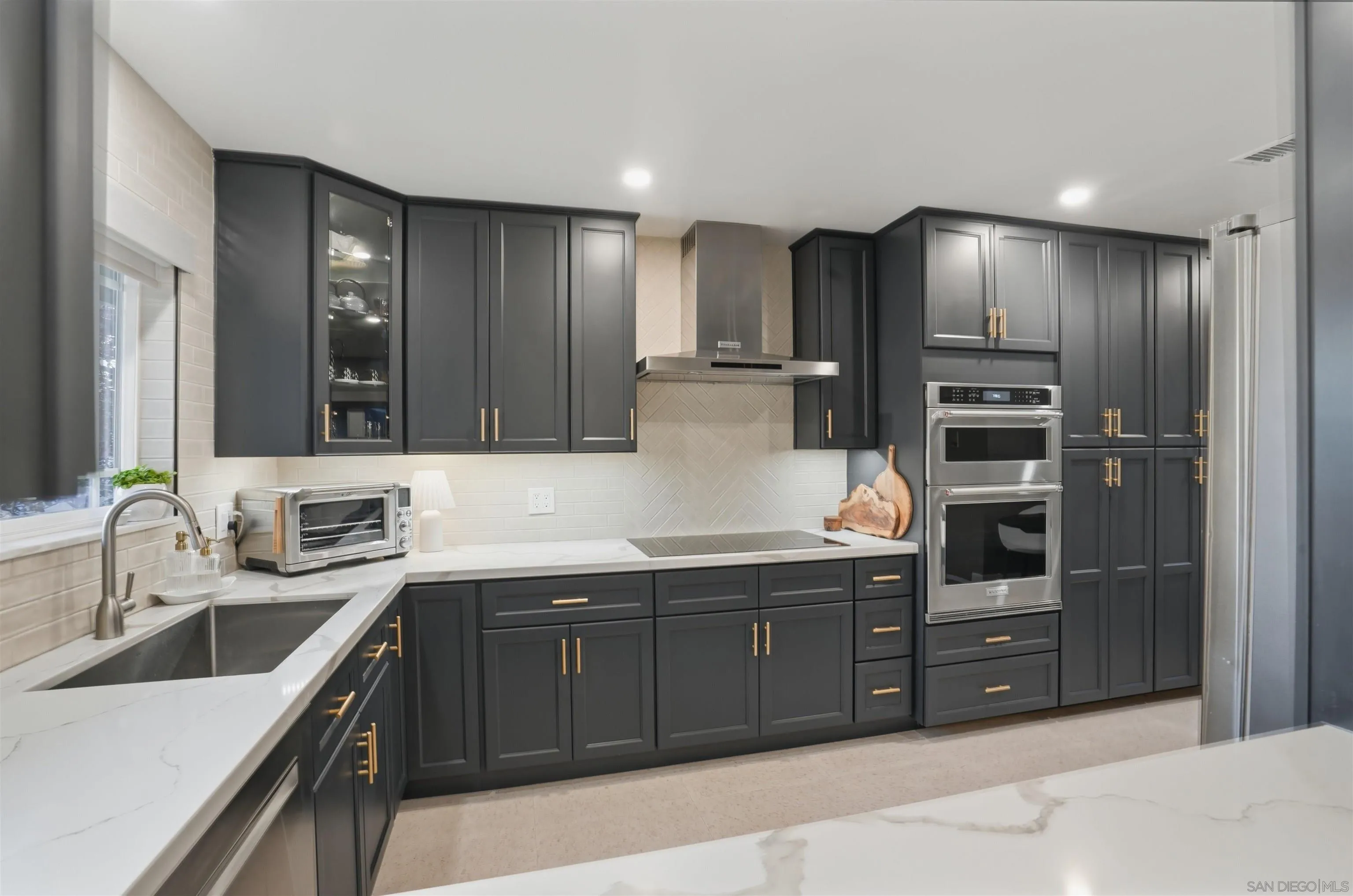 https://cdn.realtyfeed.com/cdn/127/260013596/9e7460ac0020ff09e657579539db35e1.webp