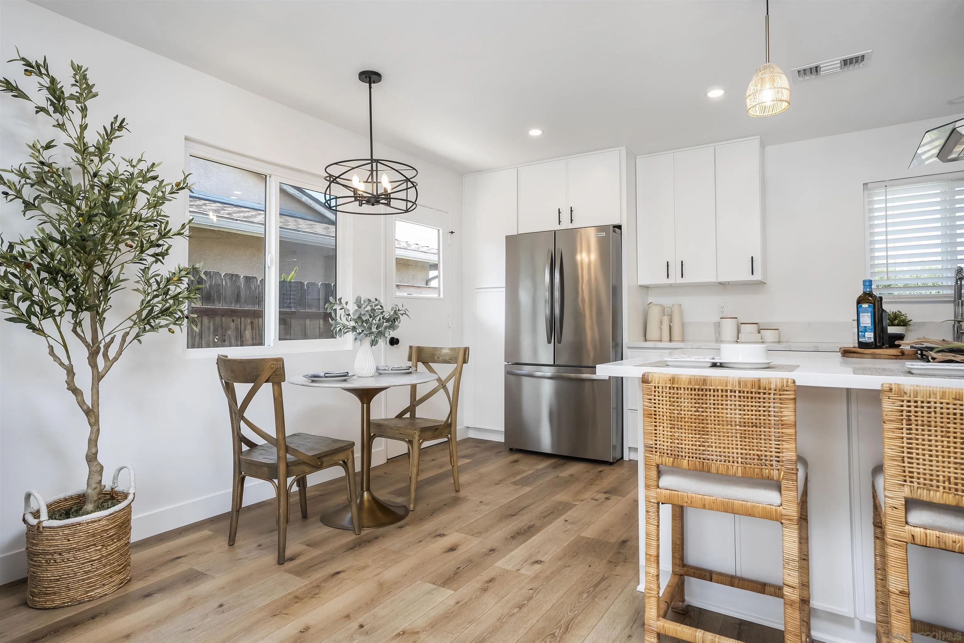https://cdn.realtyfeed.com/cdn/127/260013598/07bba0bc4226893bf202e29b97dc5847.webp