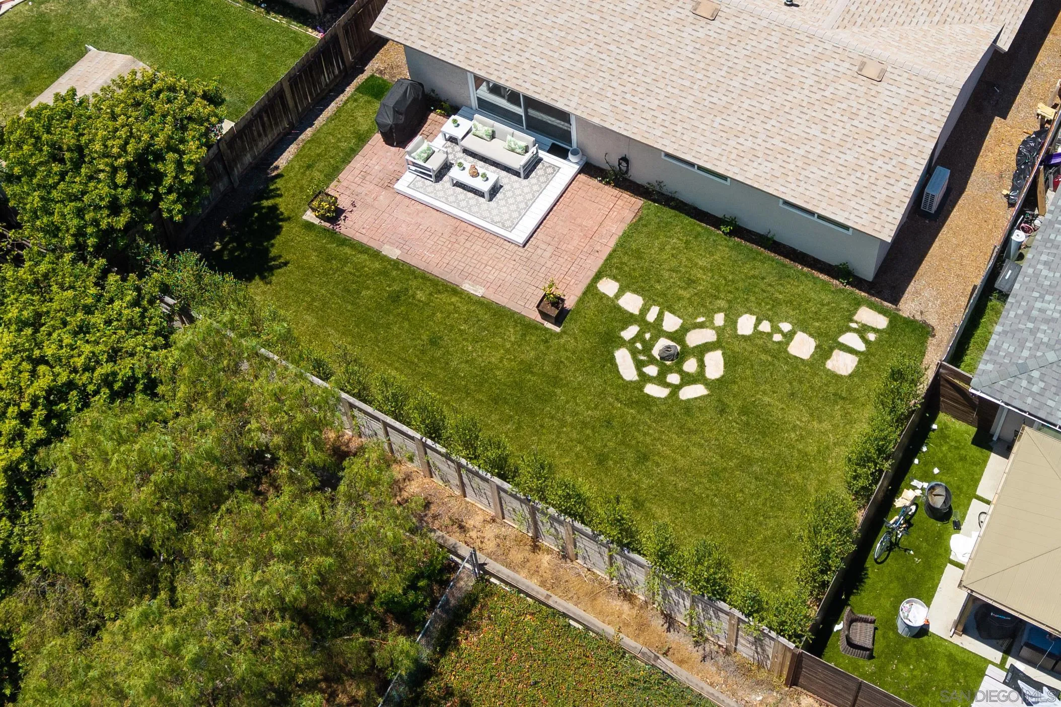 https://cdn.realtyfeed.com/cdn/127/260013598/2e562fd77d6ea61d5e63dba2e6ac707b.webp