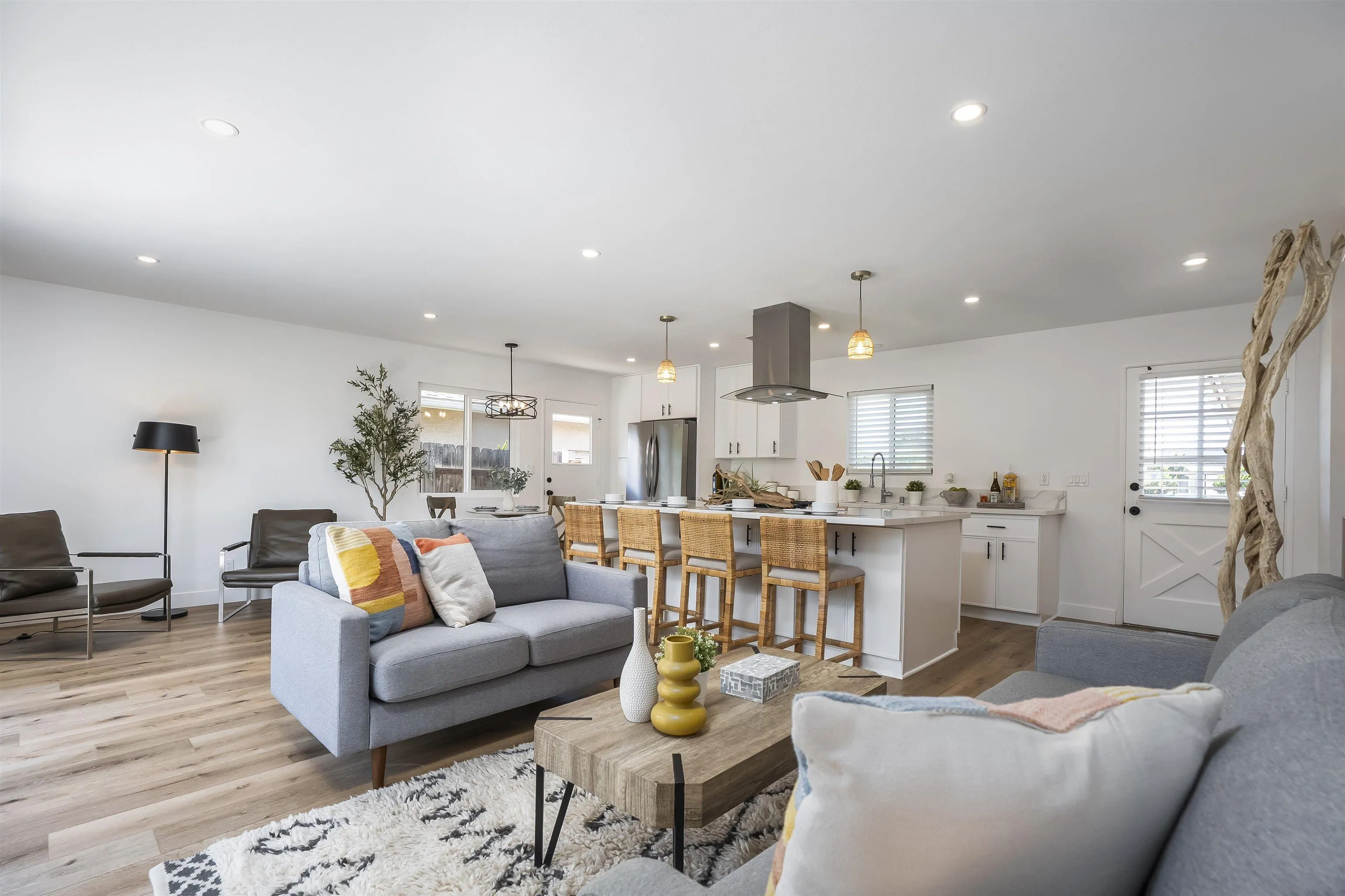 https://cdn.realtyfeed.com/cdn/127/260013598/5260f6336fc0bda8727badcd37116634.webp