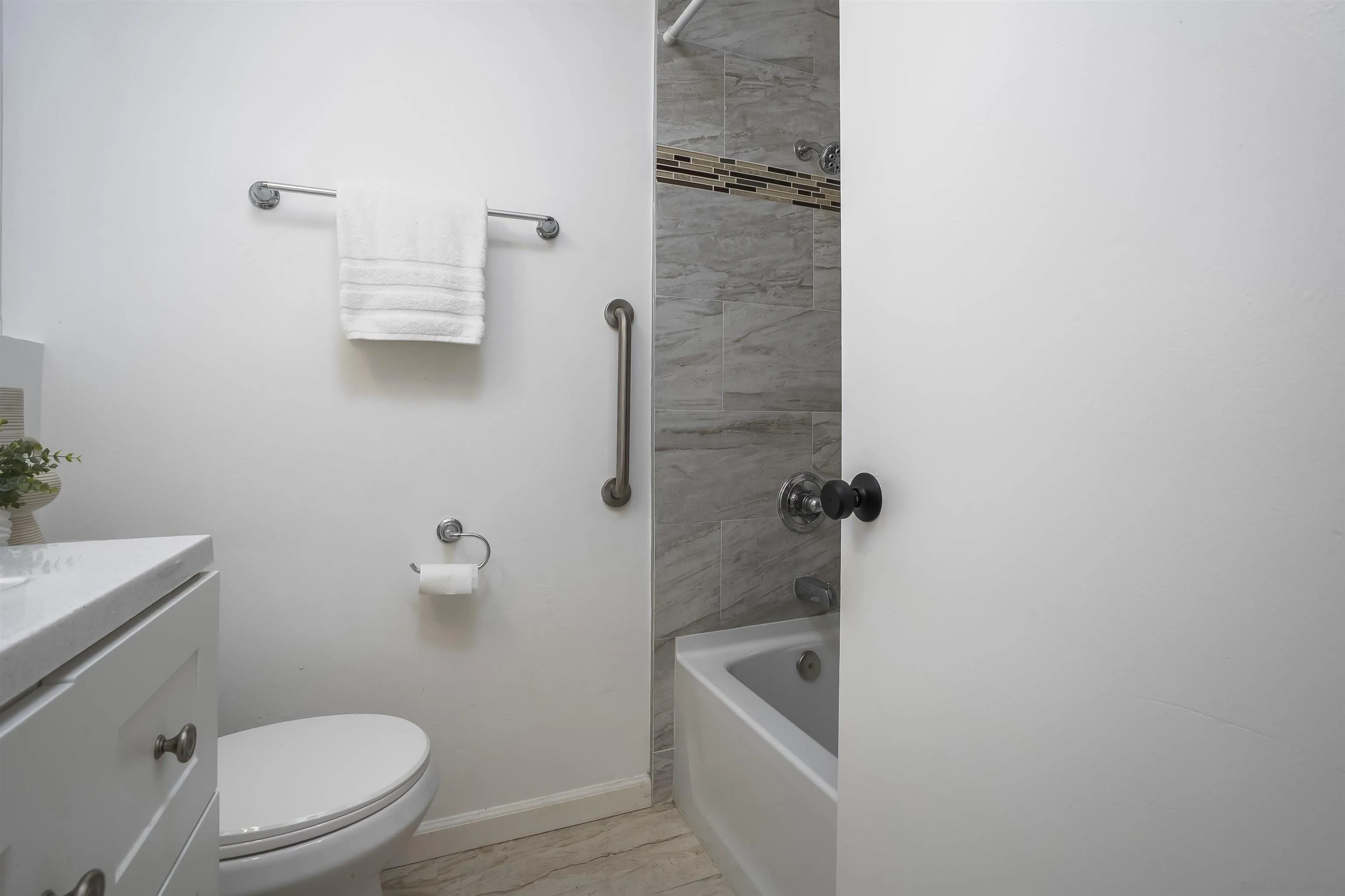 https://cdn.realtyfeed.com/cdn/127/260013598/7d2c2ab854434b806d0bb8de2df82307.webp