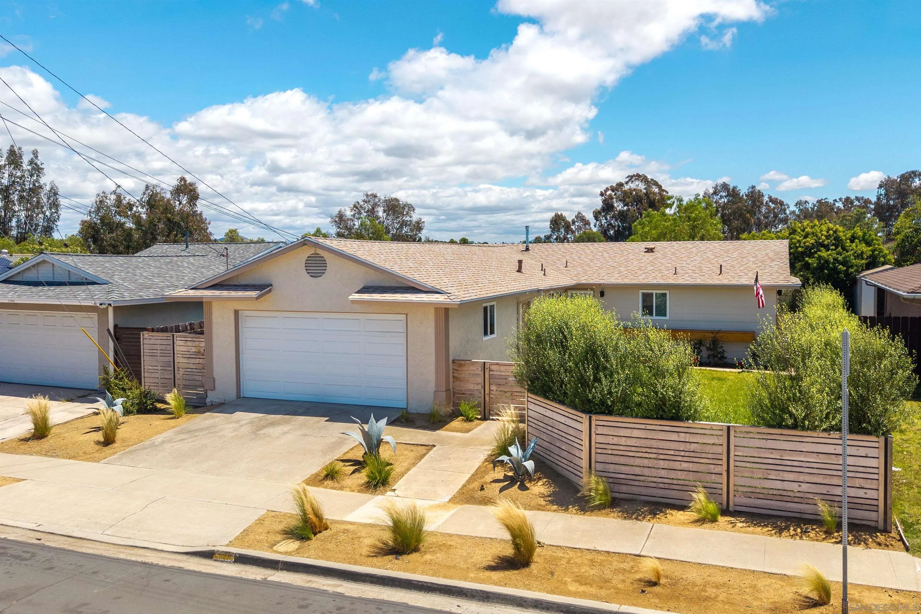 https://cdn.realtyfeed.com/cdn/127/260013598/83a1294ee2efe27543acff8bab21f982.webp