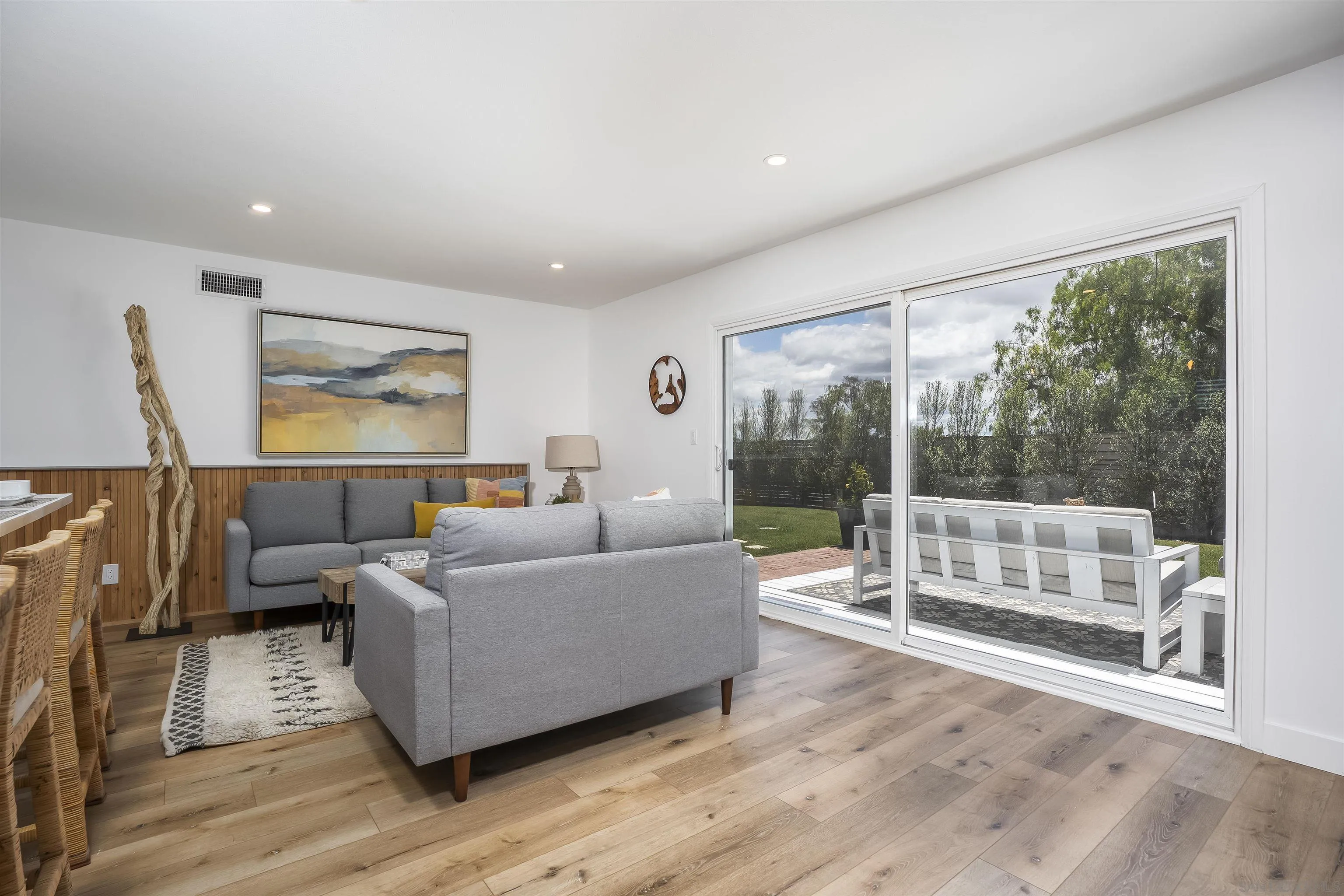 https://cdn.realtyfeed.com/cdn/127/260013598/aa81ba2e6d0721aed39dc4c511a380f7.webp