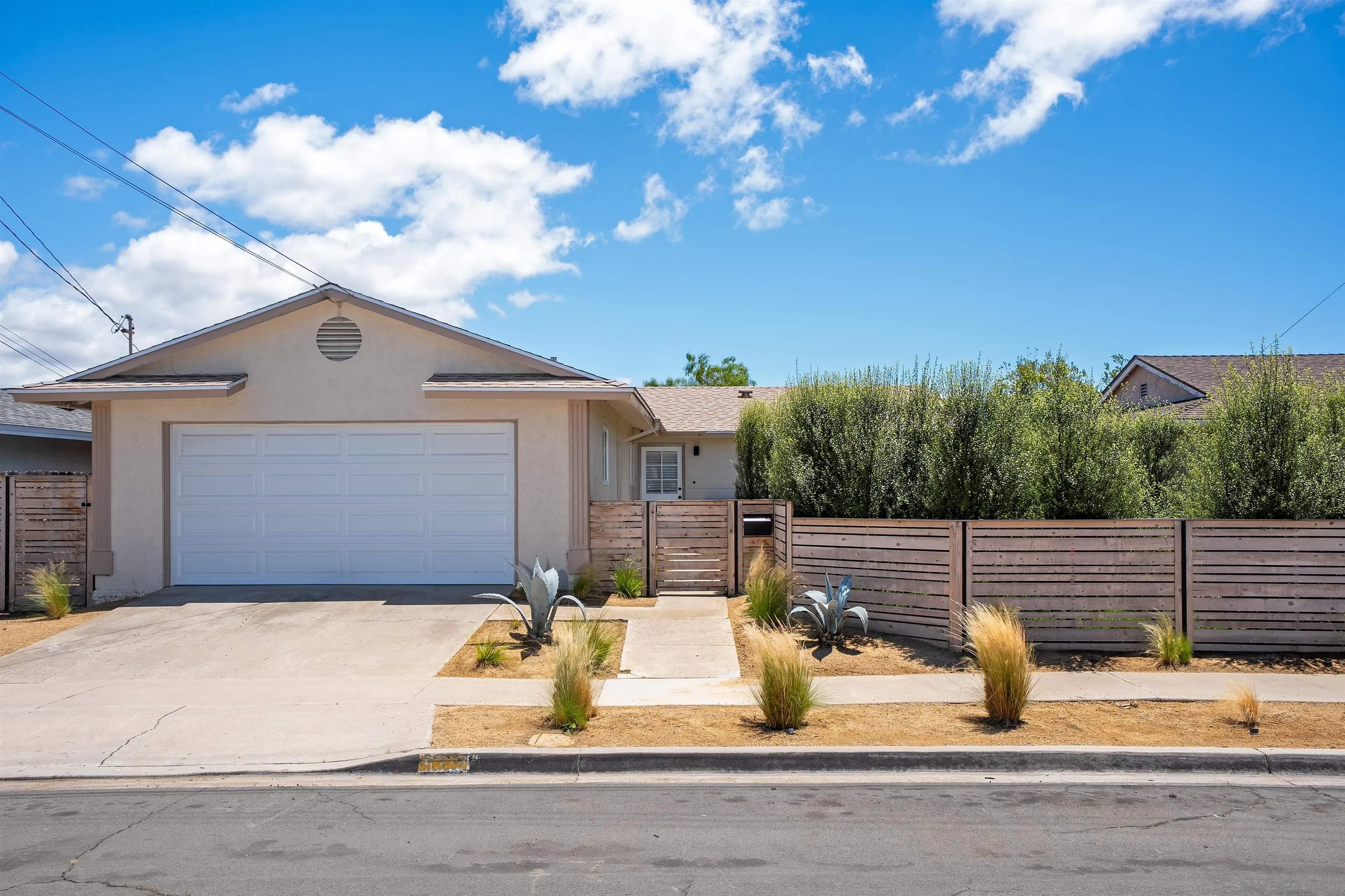 https://cdn.realtyfeed.com/cdn/127/260013598/c0eed4b6c184c8c6bd123b93bf2a34b5.webp