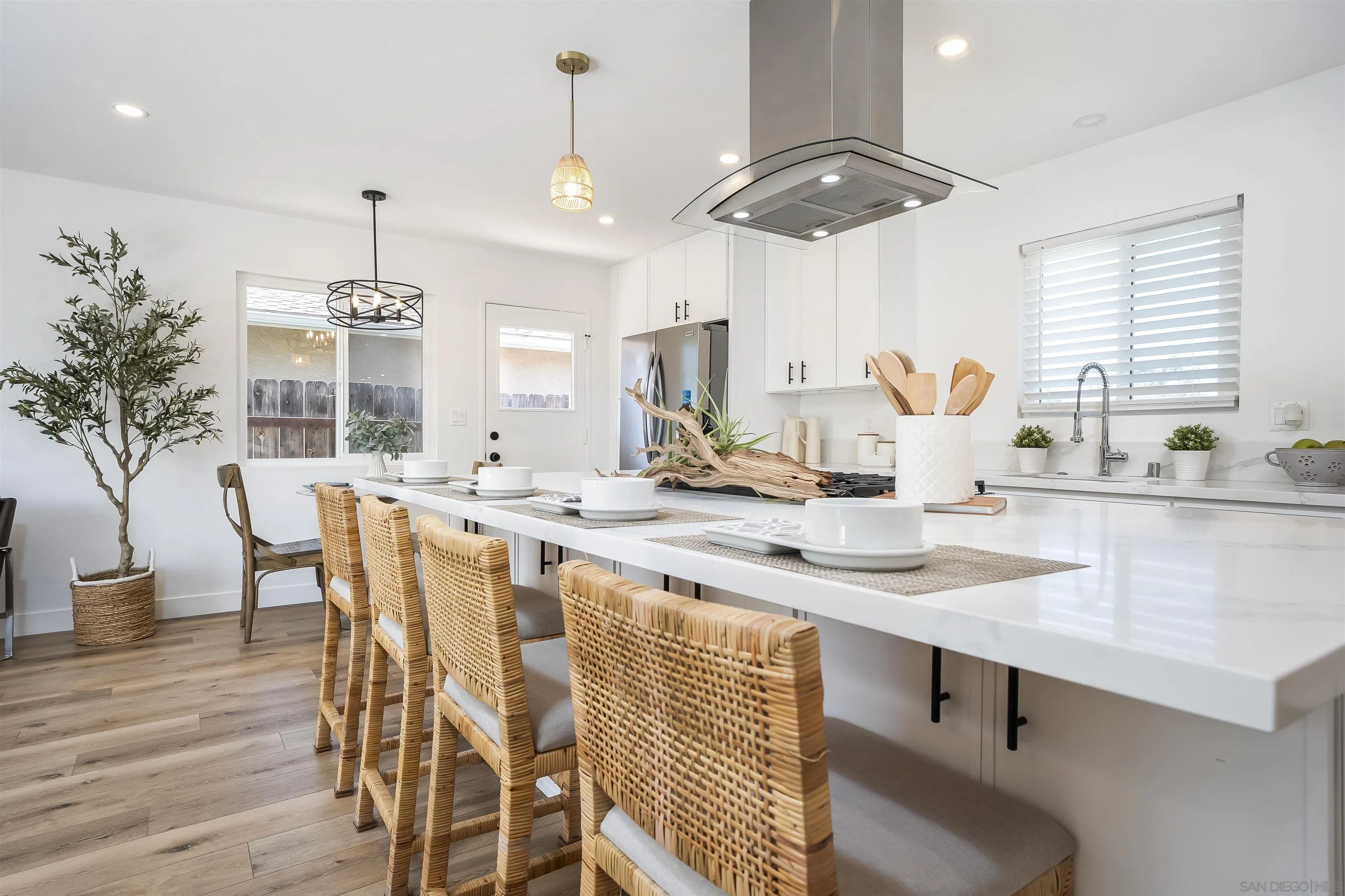 https://cdn.realtyfeed.com/cdn/127/260013598/e8ed29a9995730ba954b38e5dd206291.webp
