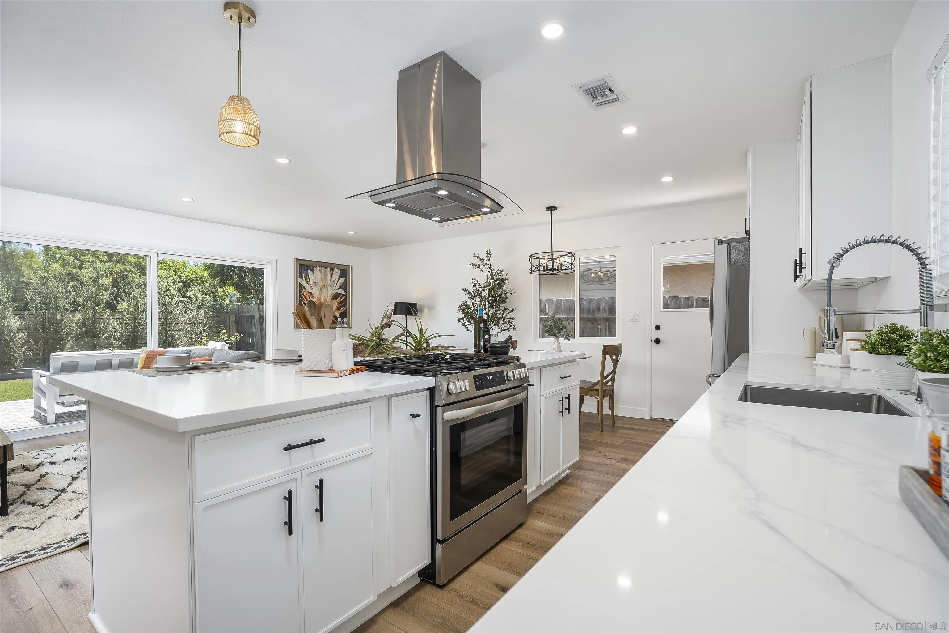 https://cdn.realtyfeed.com/cdn/127/260013598/f9b64b419002b441224fe3b638a0c2f6.webp