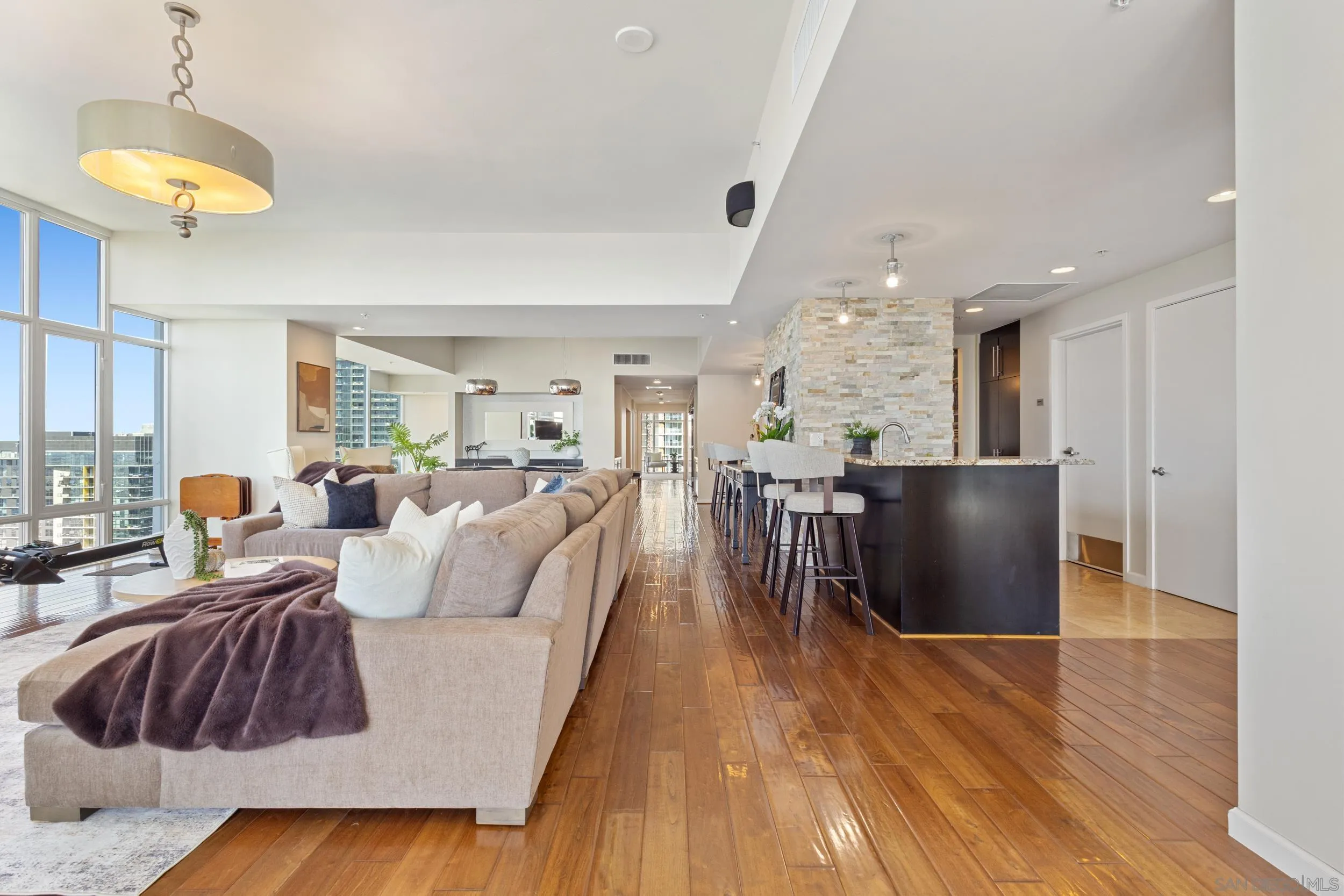 https://cdn.realtyfeed.com/cdn/127/260013600/466327269b018d6efc9e99dc9dc2efa3.webp