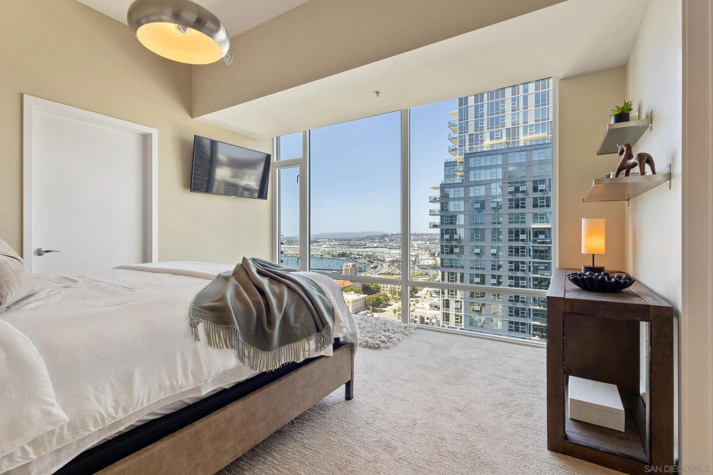 https://cdn.realtyfeed.com/cdn/127/260013600/6709877b18438e7c5ab2be026368252c.webp