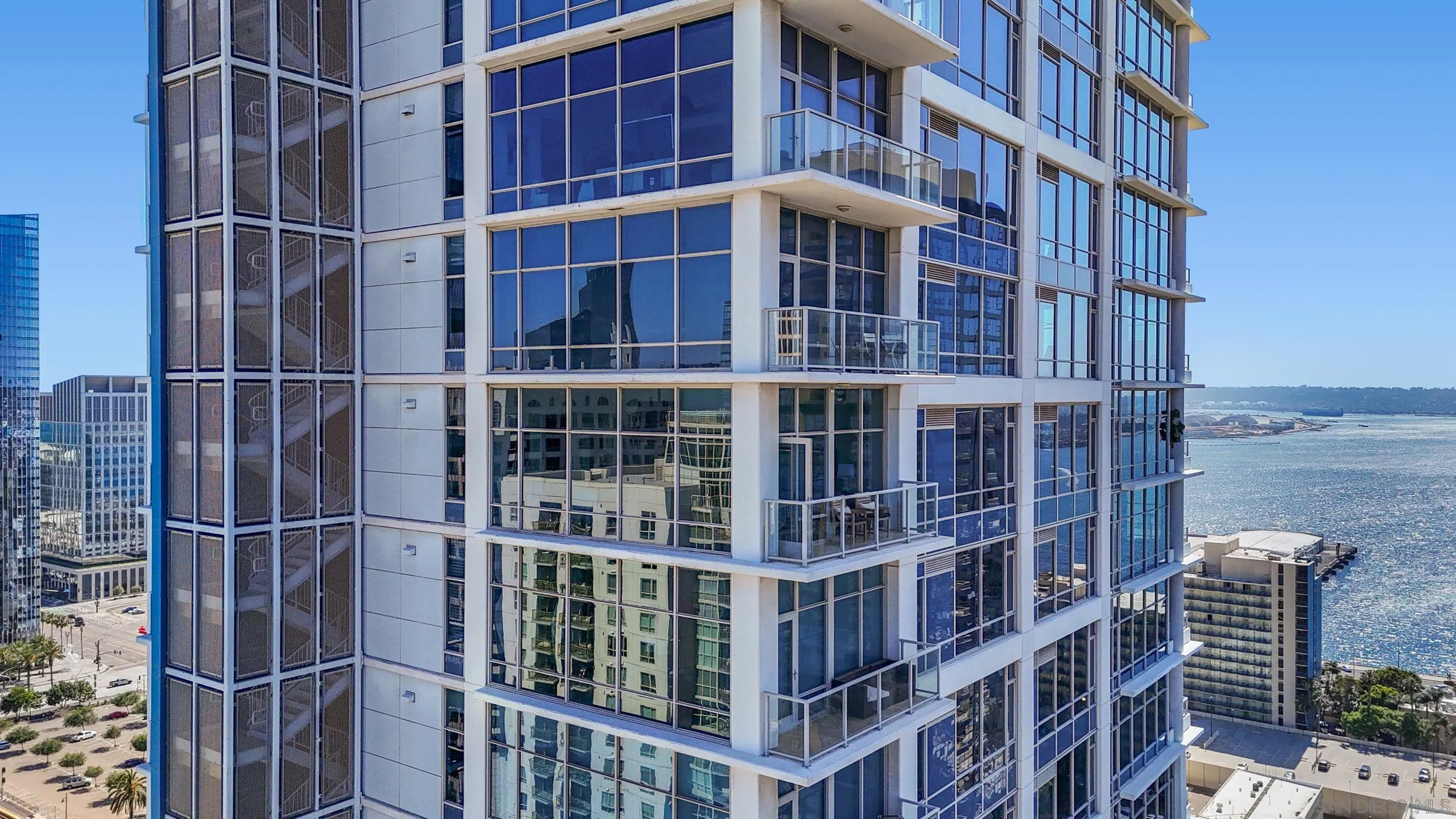 https://cdn.realtyfeed.com/cdn/127/260013600/8e801c7972423824a6df2f0d2244d99e.webp