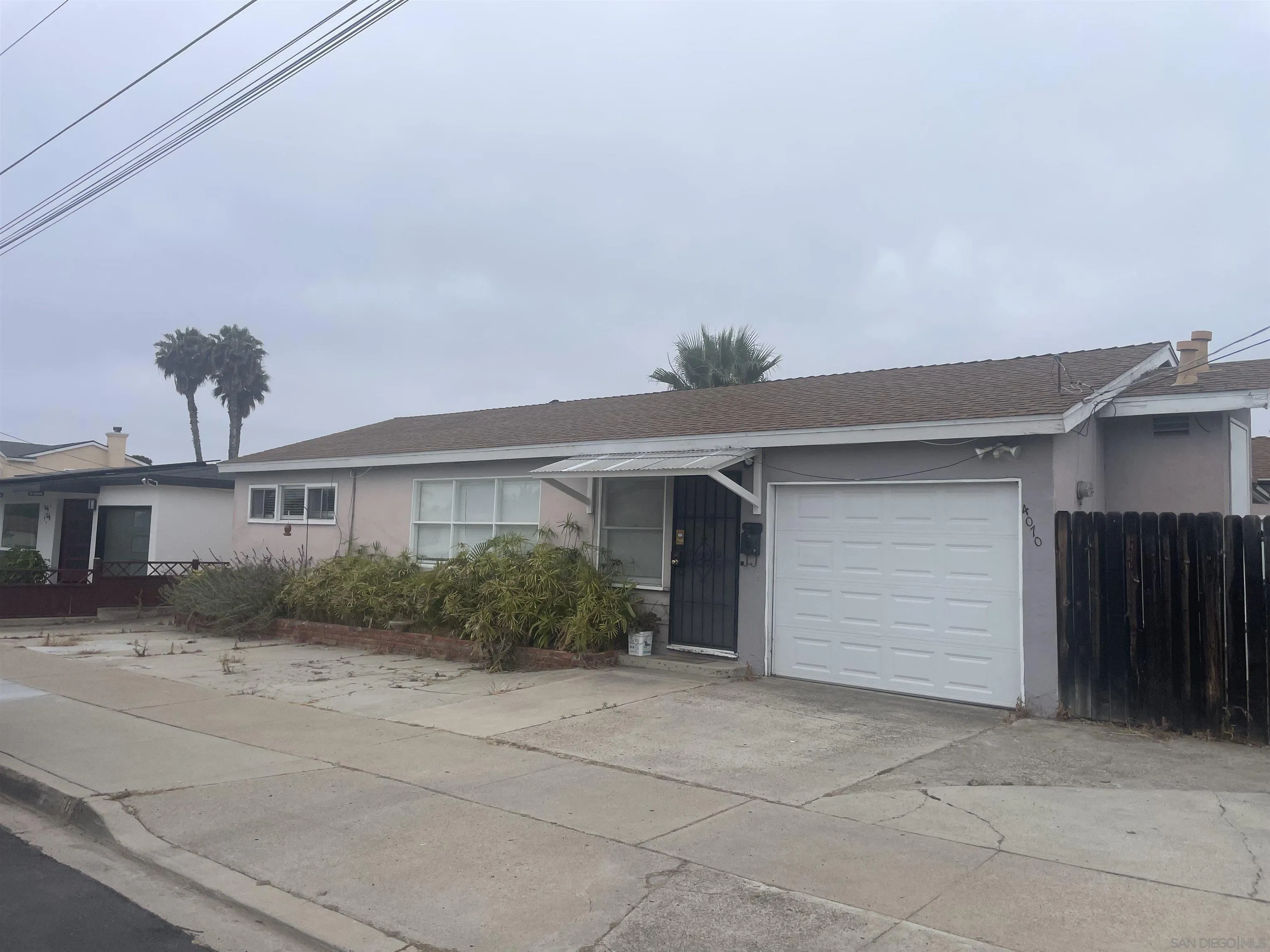 https://cdn.realtyfeed.com/cdn/127/260013602/2afdaf036781e845143f343b7a489a52.webp