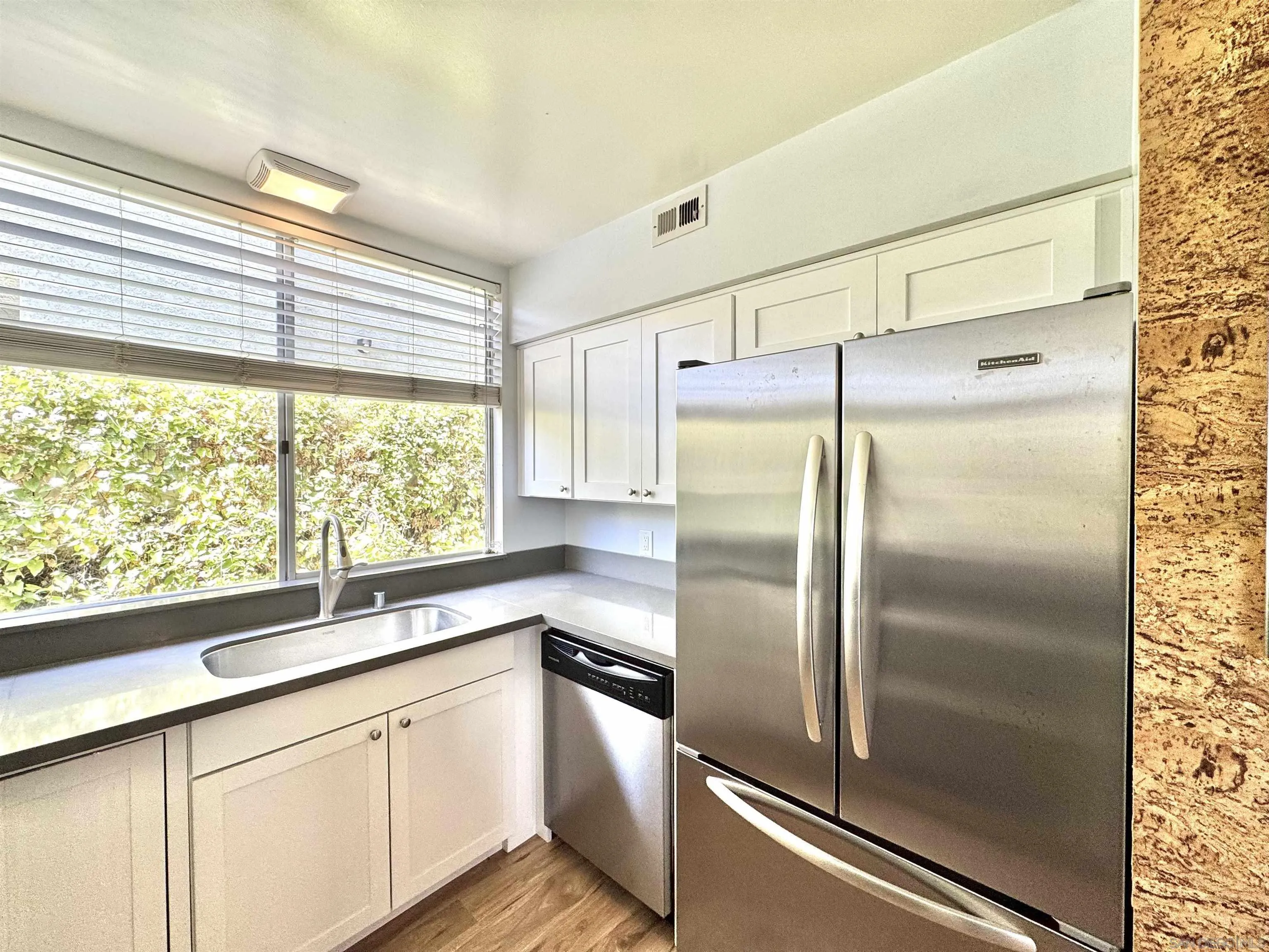 https://cdn.realtyfeed.com/cdn/127/260013603/22d83f16ea7c697c691742bc0554acbb.webp