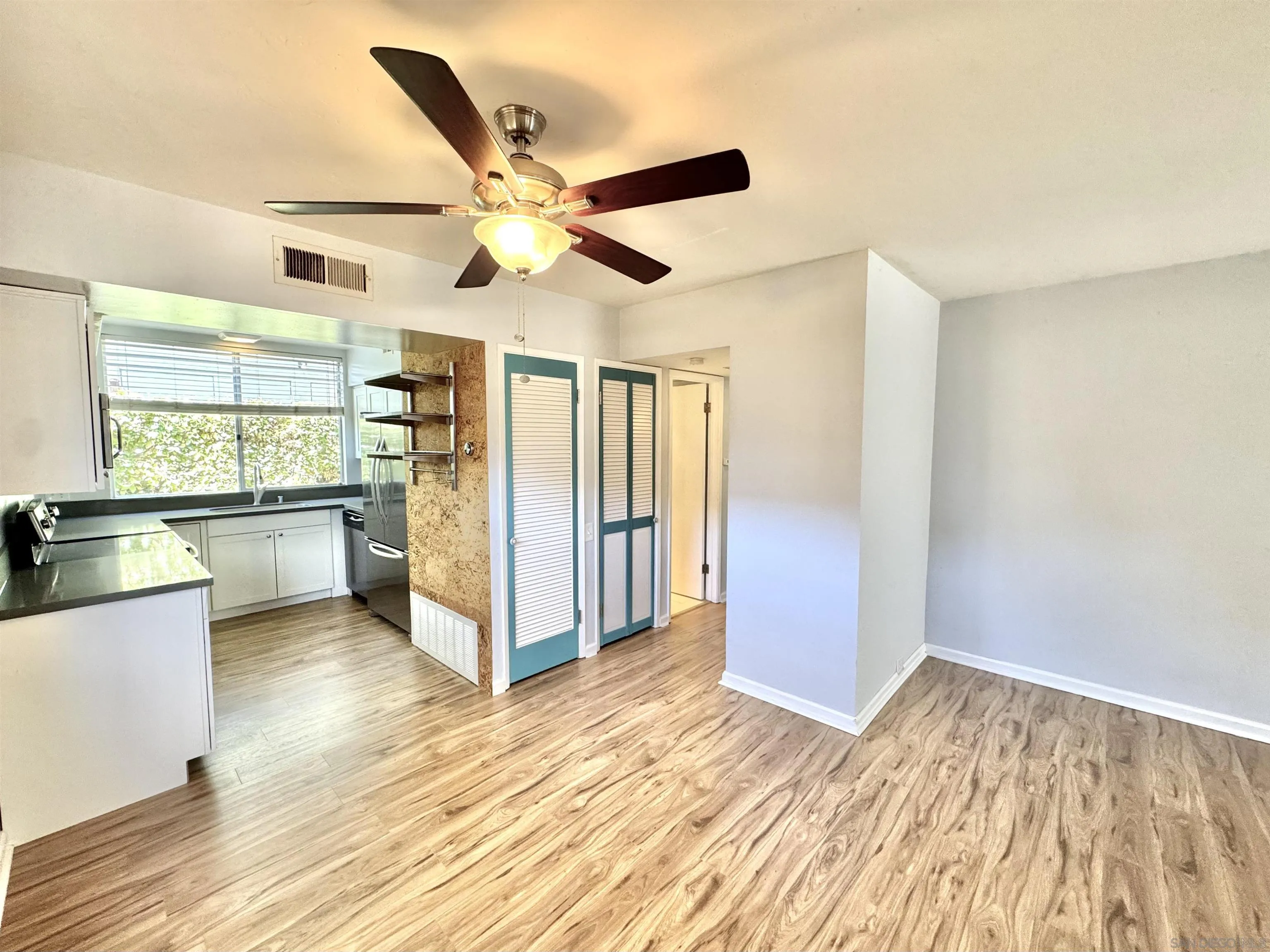 Photo #11: 260013603 Listing: Photo #11
