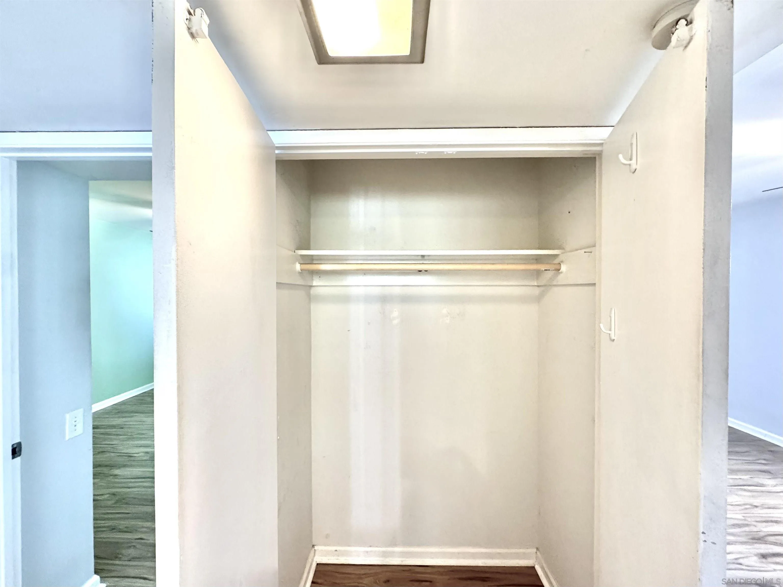 https://cdn.realtyfeed.com/cdn/127/260013603/95f6e8ca5dd125d87dc1449fecd430ee.webp