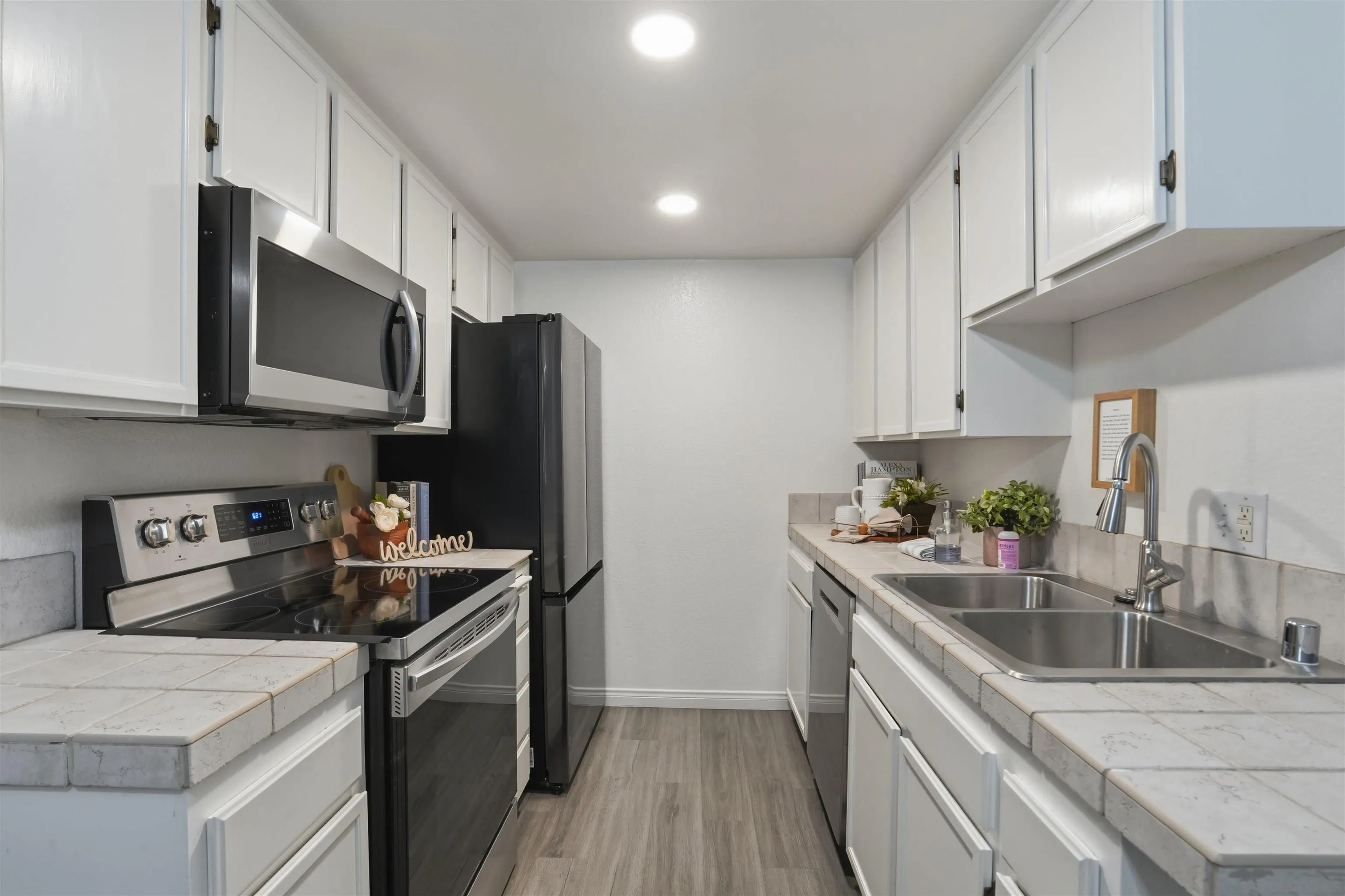 Photo #8: 260013604 Listing: Photo #8