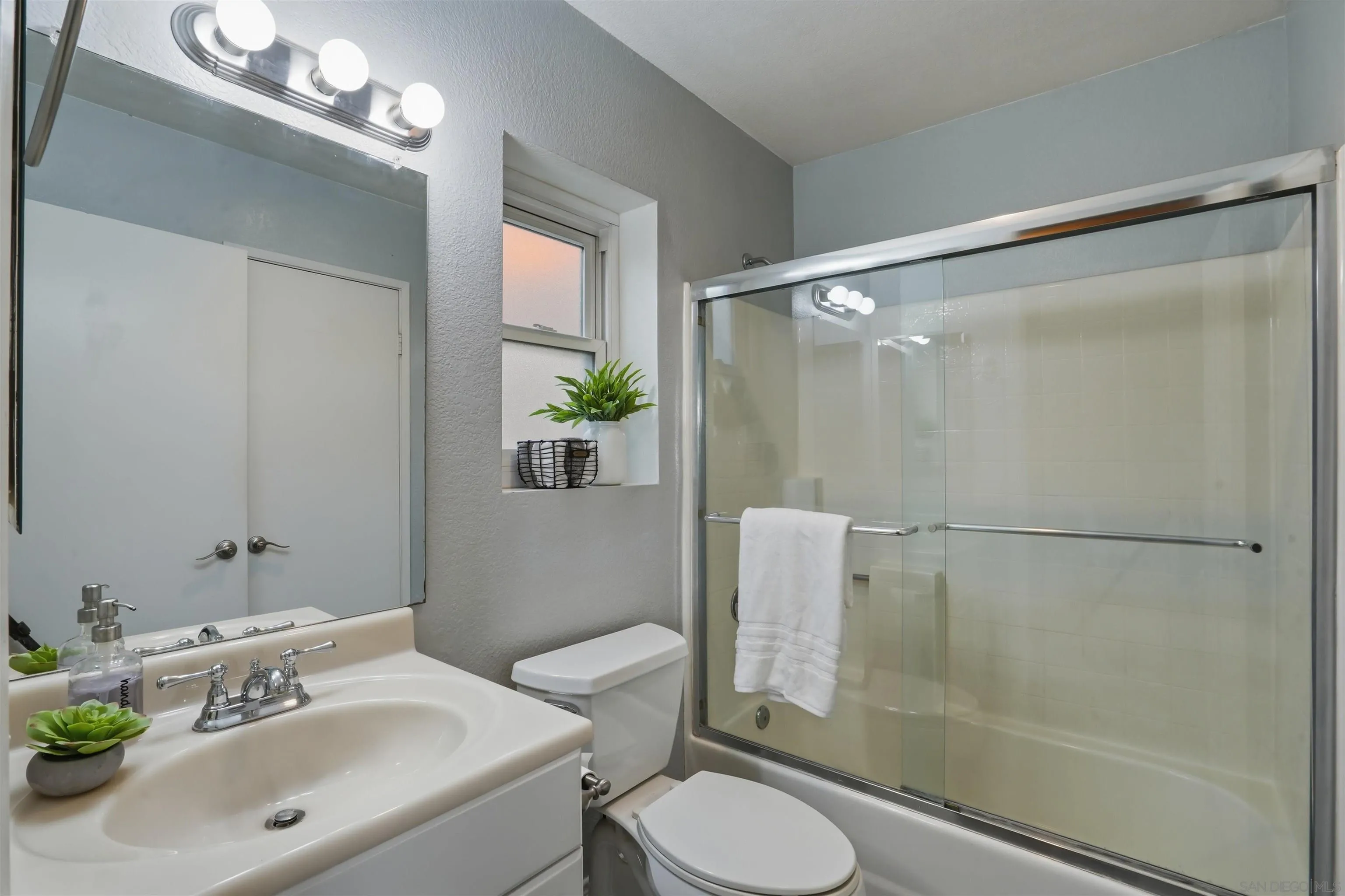 Photo #11: 260013604 Listing: Photo #11