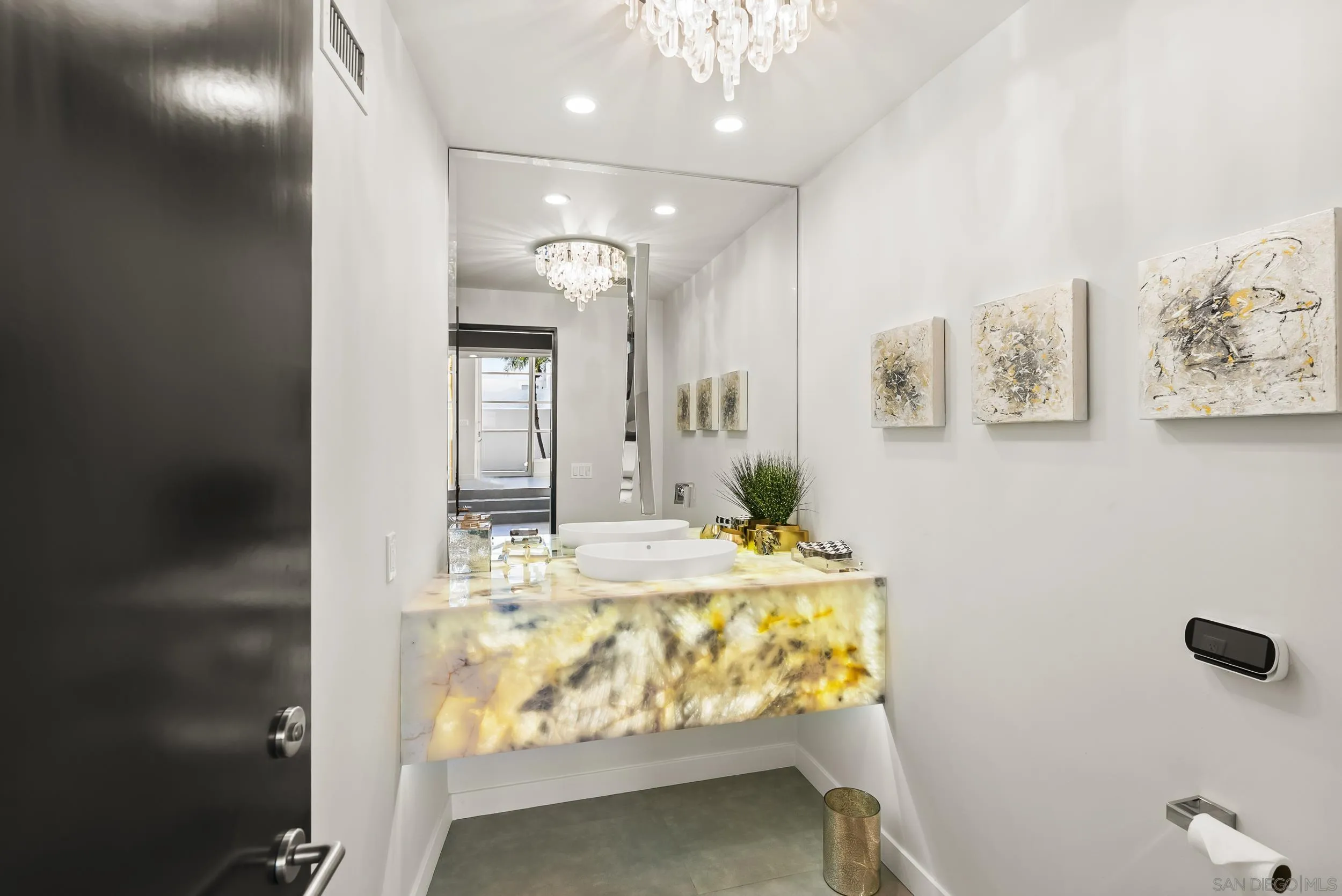 https://cdn.realtyfeed.com/cdn/127/260013605/c8250d618842bd42550861de83174055.webp