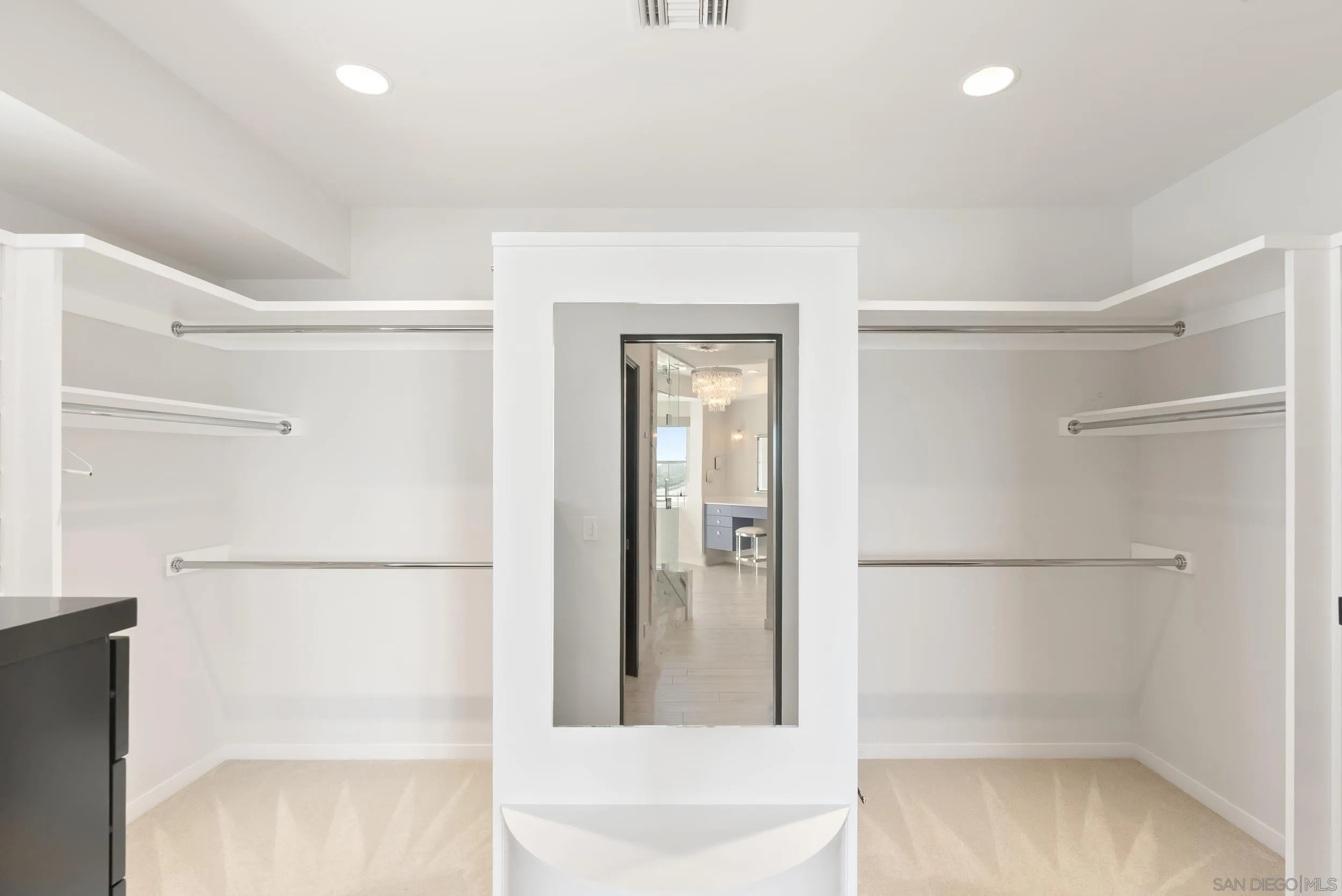 https://cdn.realtyfeed.com/cdn/127/260013605/f1e5398b94aefabdfb5d70bb02acf000.webp