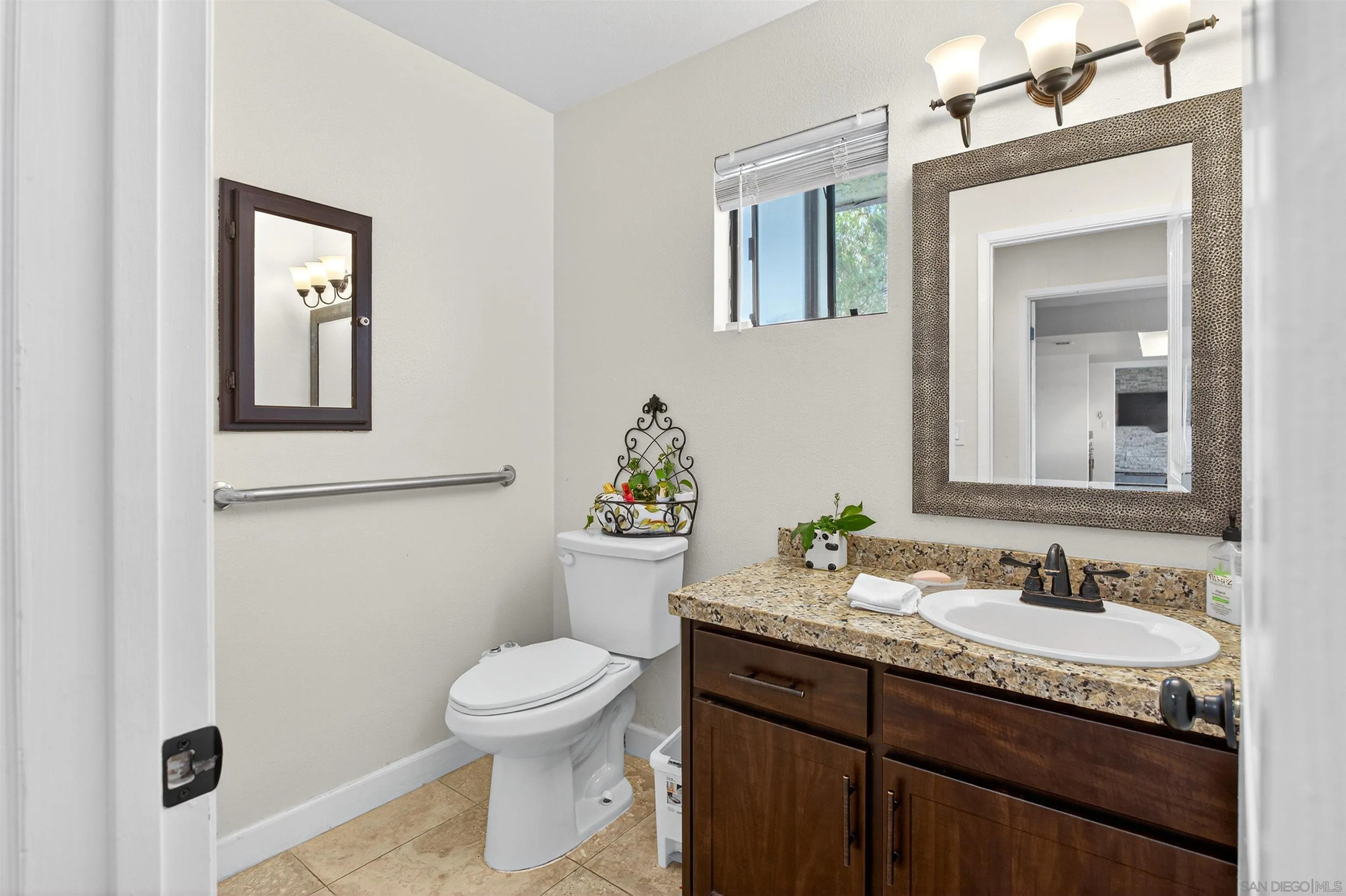 https://cdn.realtyfeed.com/cdn/127/260013606/195d310557cd84a4f45d817343429765.webp