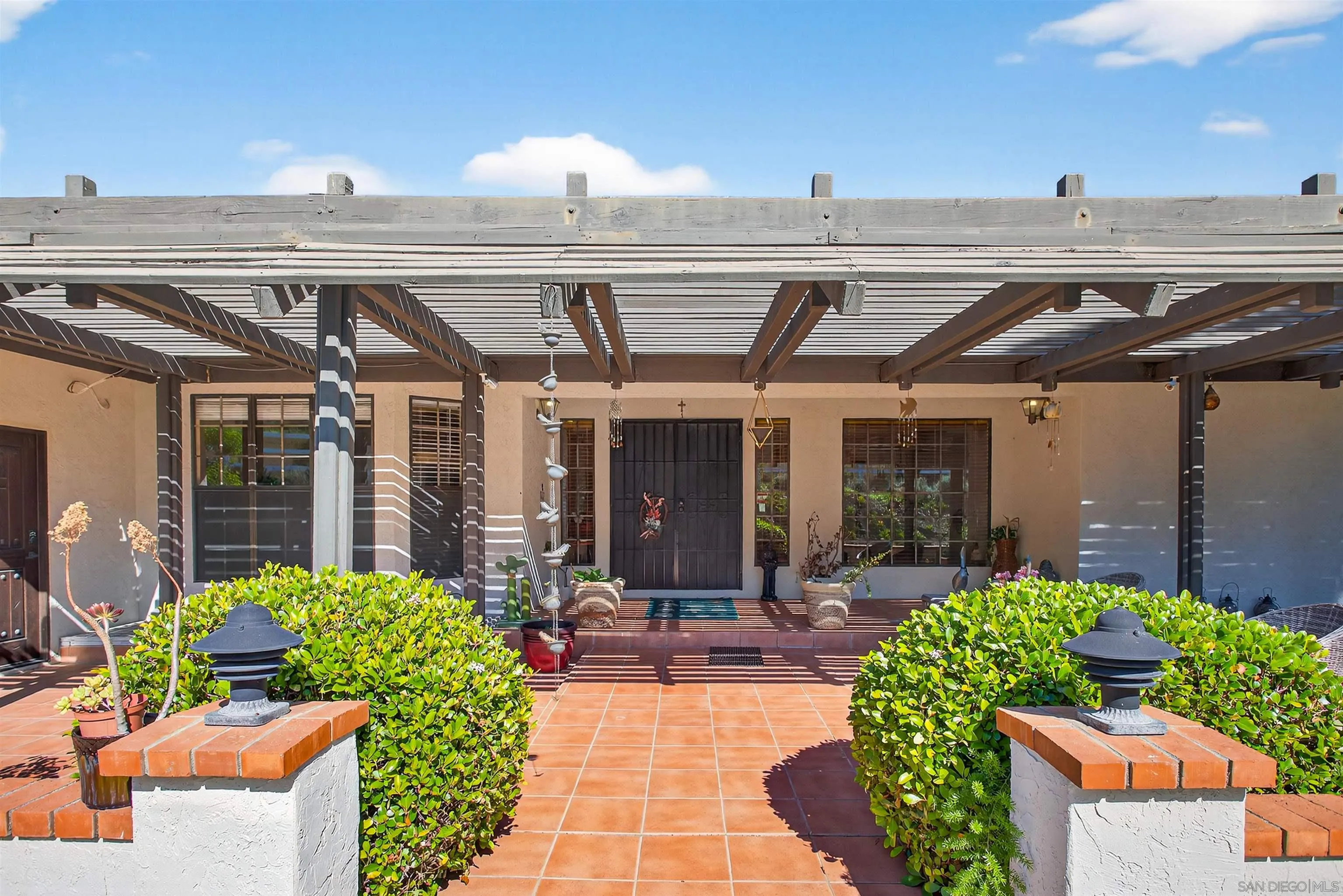 https://cdn.realtyfeed.com/cdn/127/260013606/210815b84493809a105adcf4b72394ee.webp