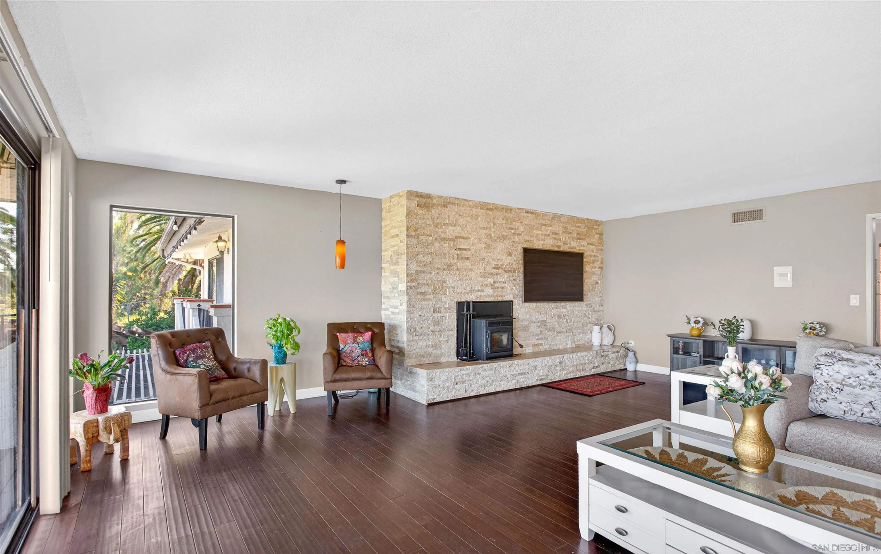 https://cdn.realtyfeed.com/cdn/127/260013606/217d0469ceb575ee0c39900ed555887d.webp