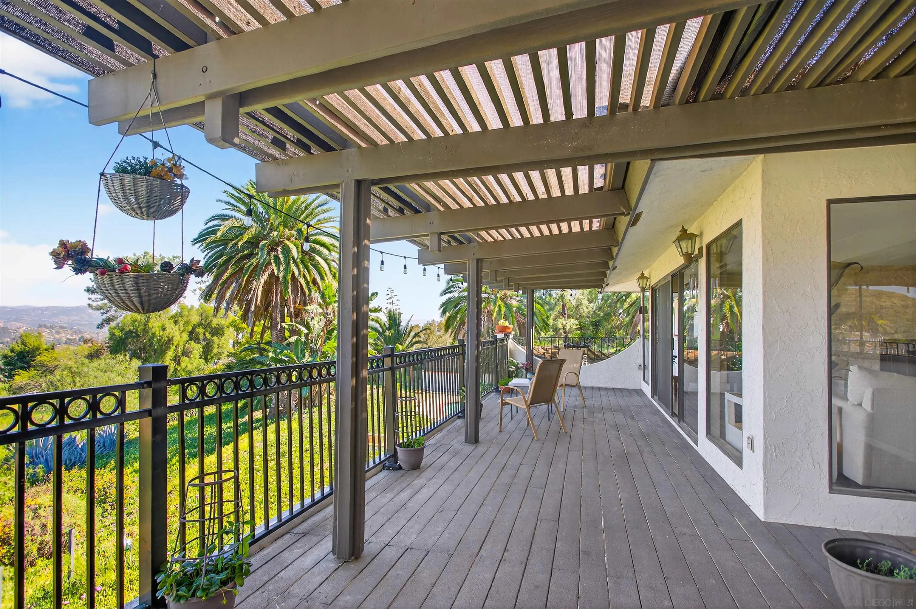 https://cdn.realtyfeed.com/cdn/127/260013606/322f37419f9dd7b05df4ba6981a819c3.webp