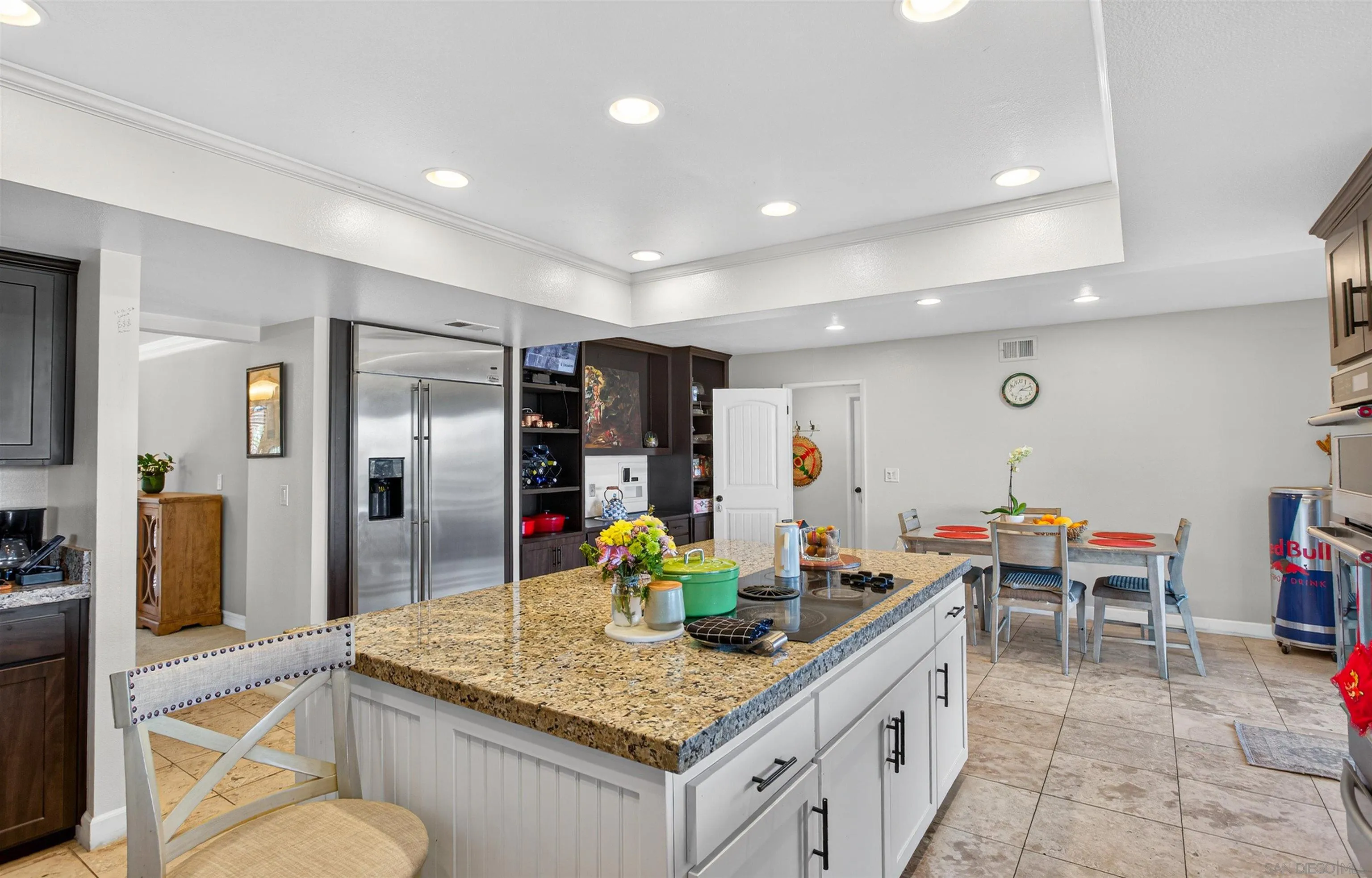 https://cdn.realtyfeed.com/cdn/127/260013606/4db64adc40d1d5a8234cc42860d359d9.webp