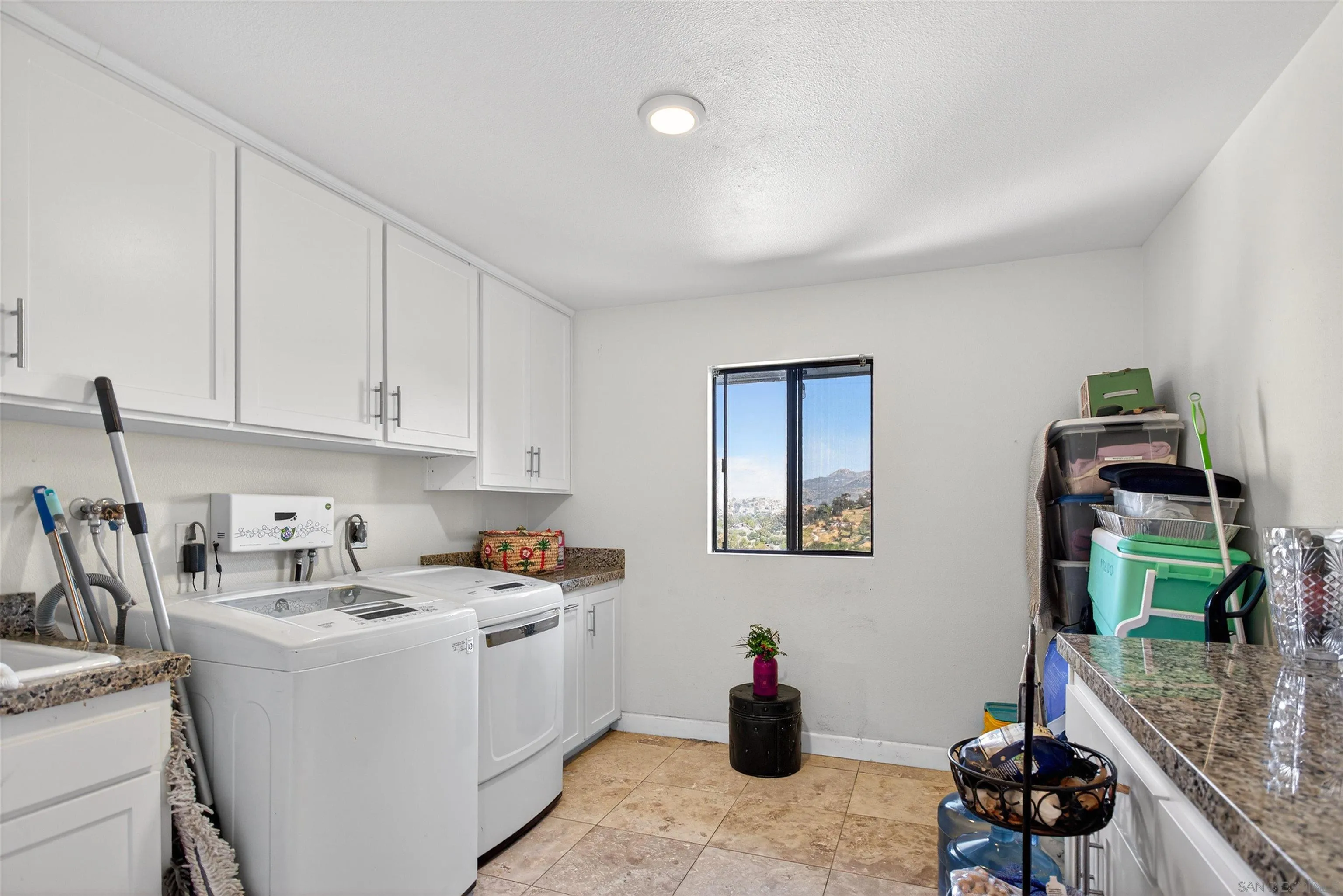 https://cdn.realtyfeed.com/cdn/127/260013606/4e130ce7e9712957c92a6c847c03bd75.webp
