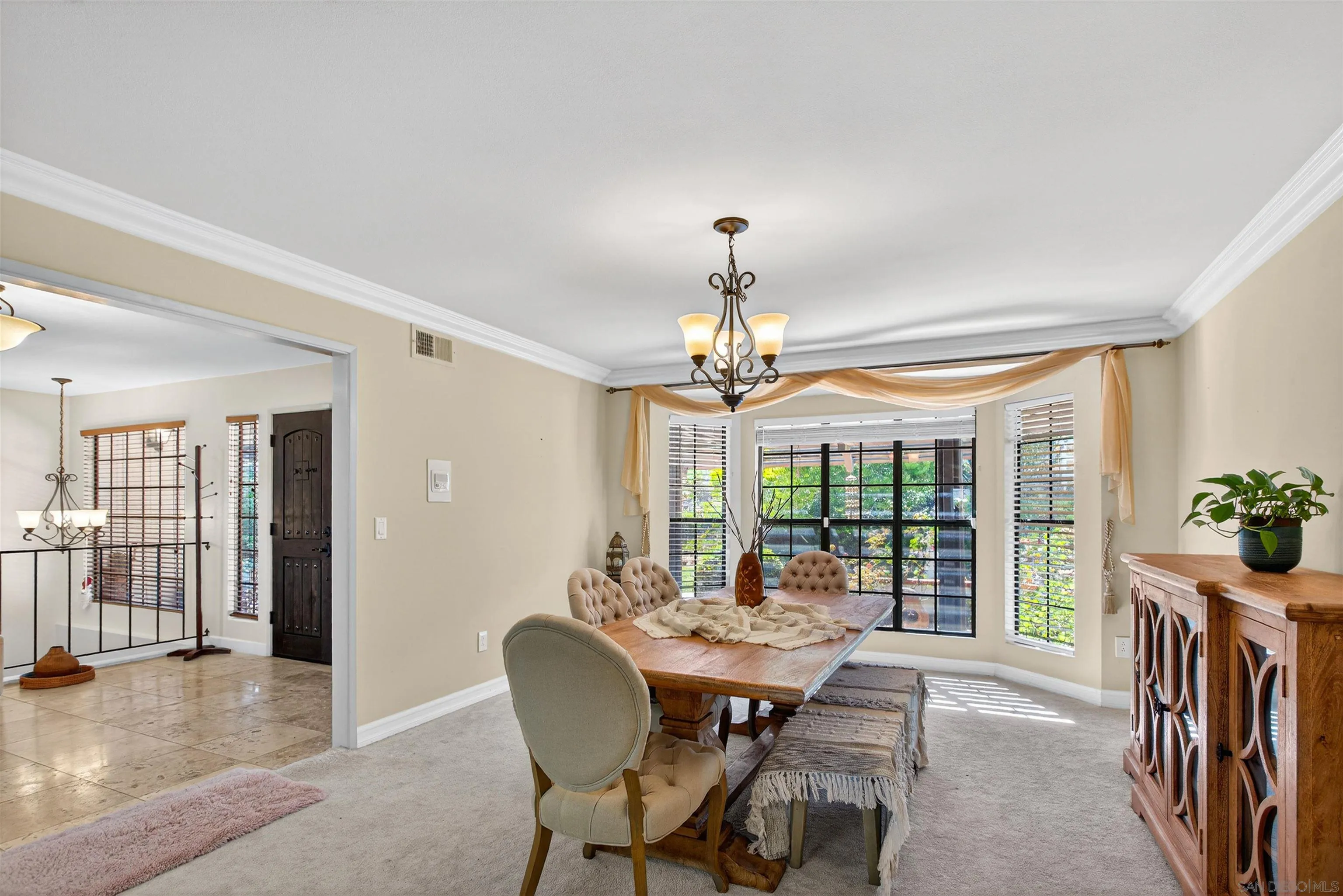 https://cdn.realtyfeed.com/cdn/127/260013606/7e5d58f71857fc41a658fab1170c437d.webp