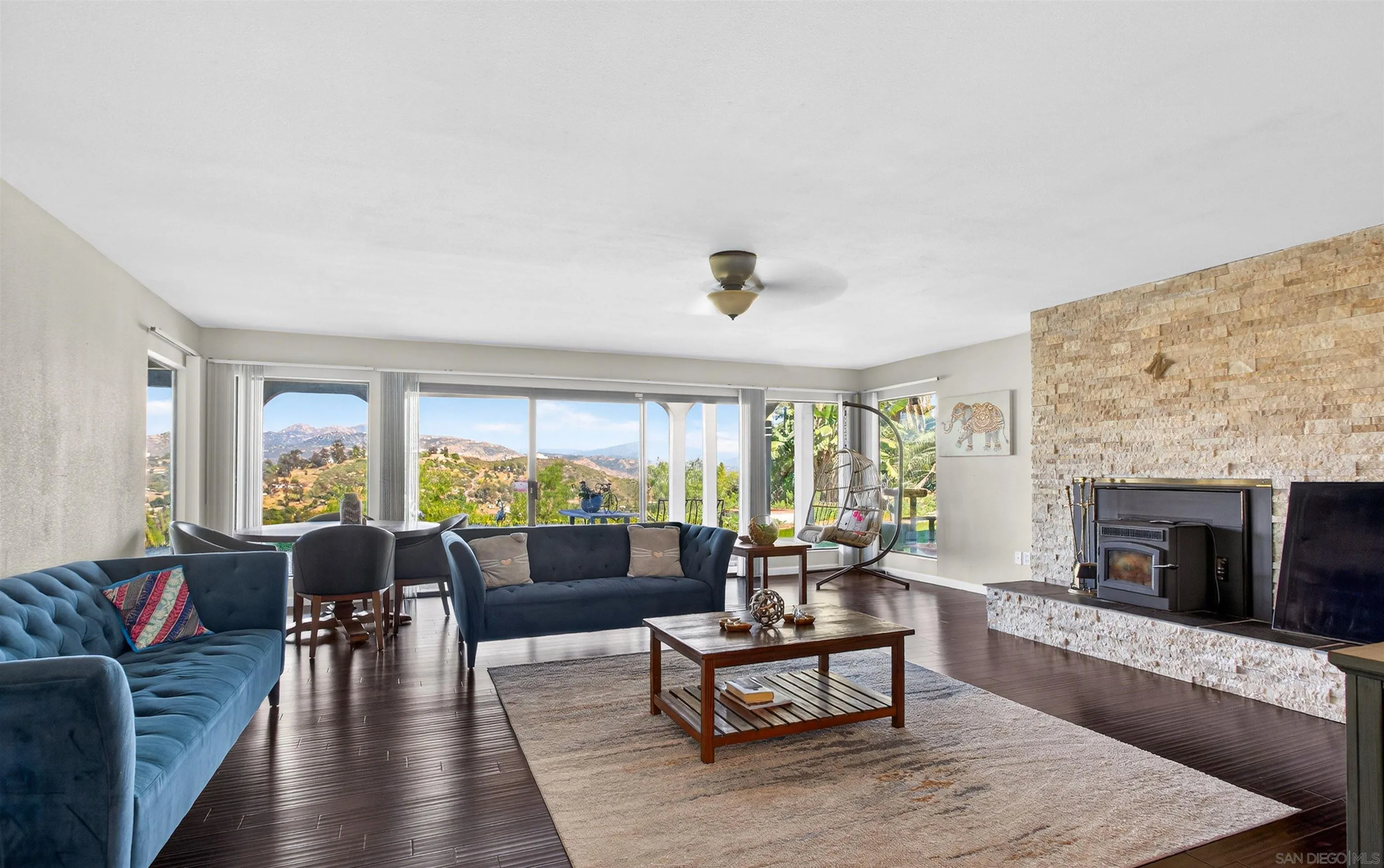 https://cdn.realtyfeed.com/cdn/127/260013606/84eda8dc57adf55dbbe5af50b7c1ea97.webp