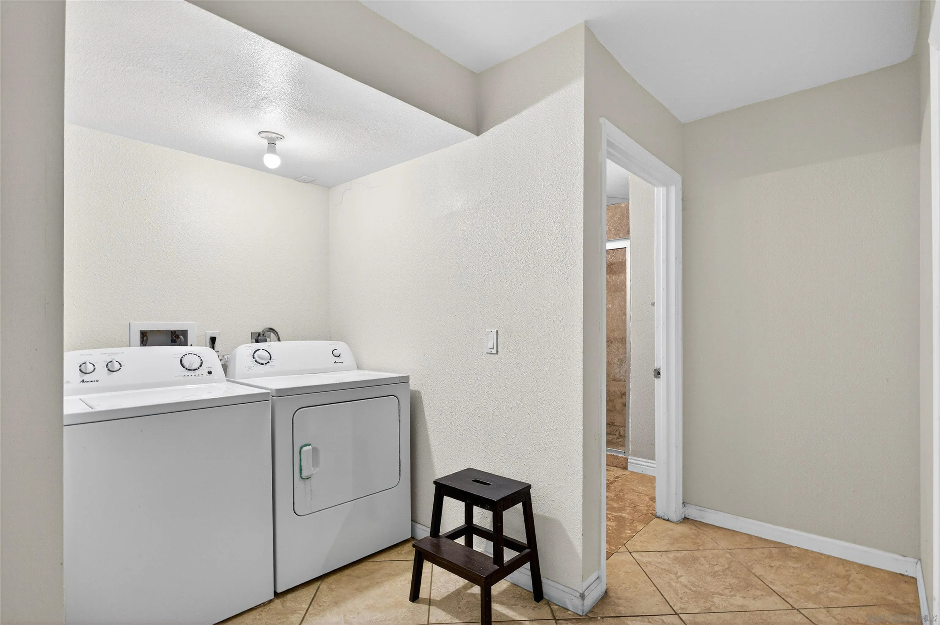 https://cdn.realtyfeed.com/cdn/127/260013606/a722cabb52dc990e44943711b444ca90.webp