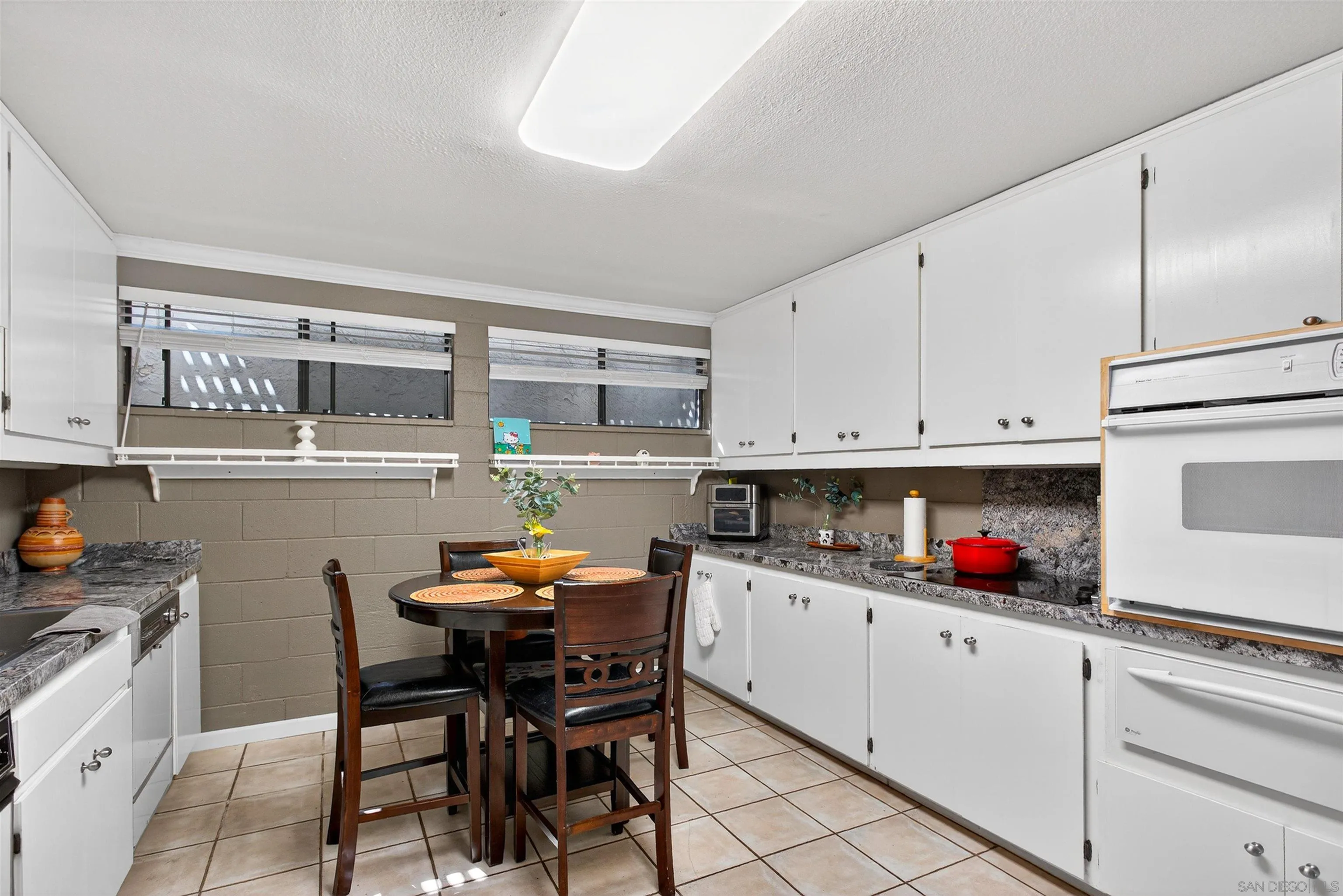 https://cdn.realtyfeed.com/cdn/127/260013606/ae89f0e76397114f0e5f14c3b672ab95.webp
