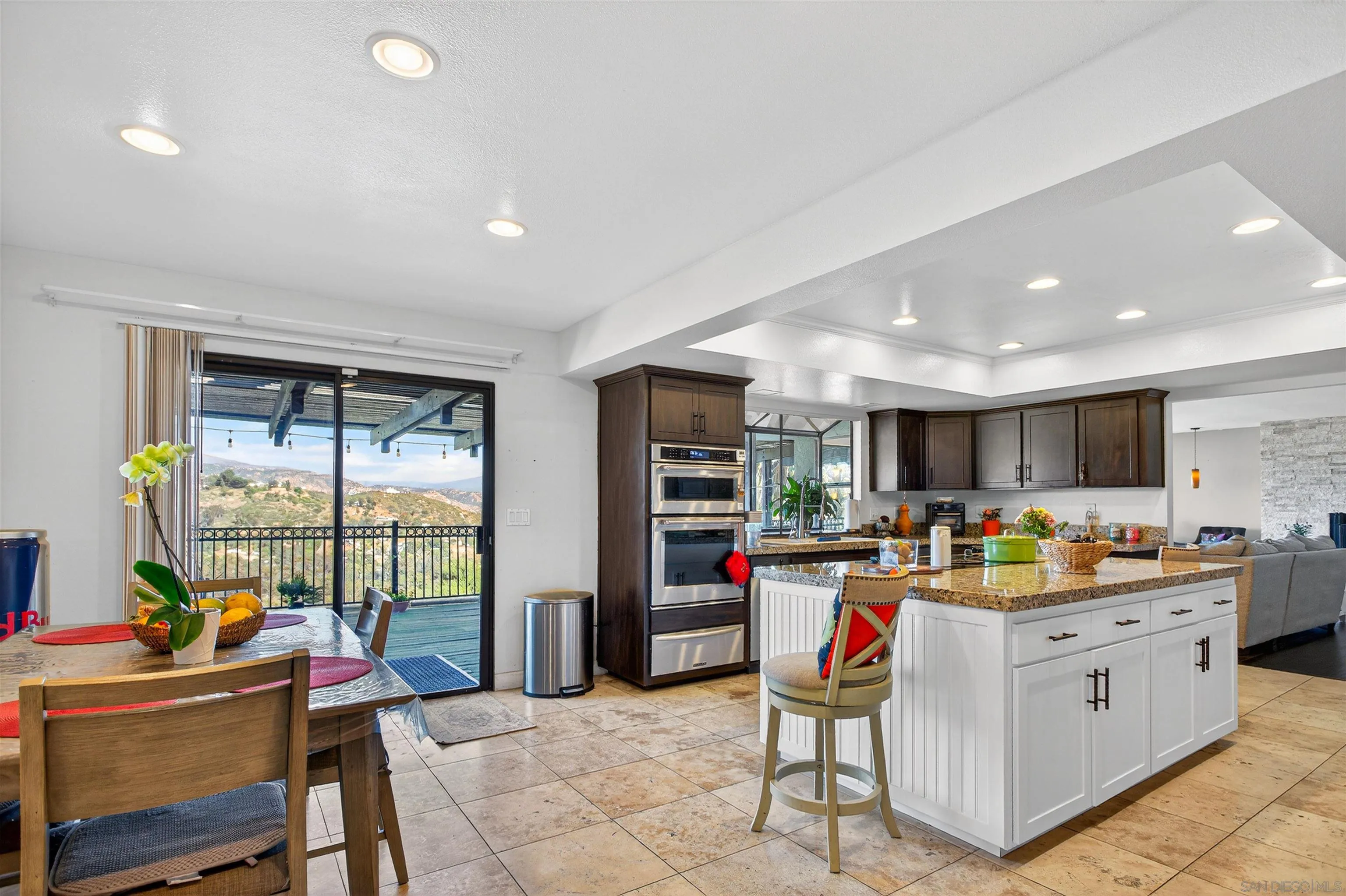 https://cdn.realtyfeed.com/cdn/127/260013606/b876a6c72bd78165884c98529d632f8a.webp