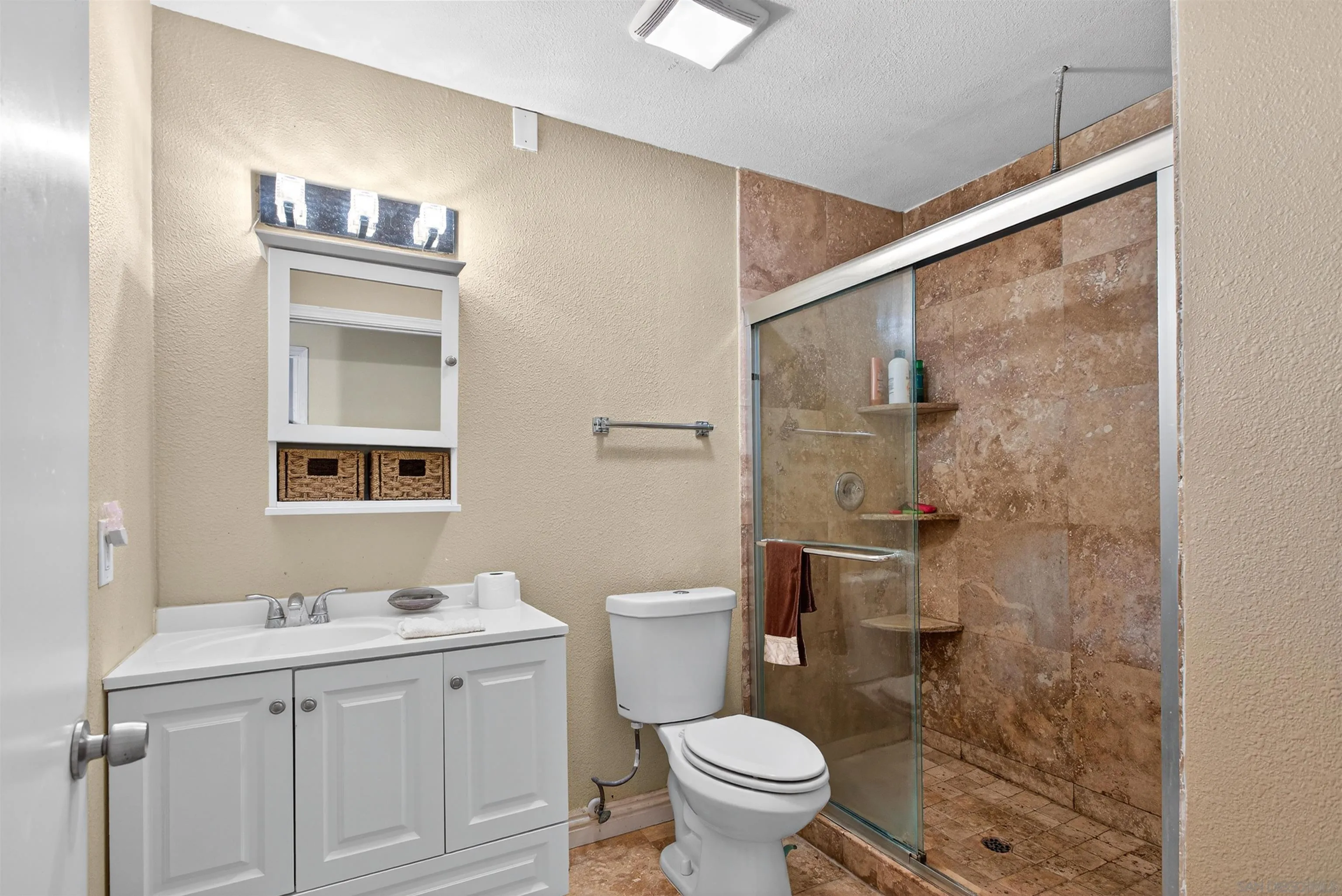 https://cdn.realtyfeed.com/cdn/127/260013606/c537afbcf6ed00461c2ea9666f0afd3a.webp