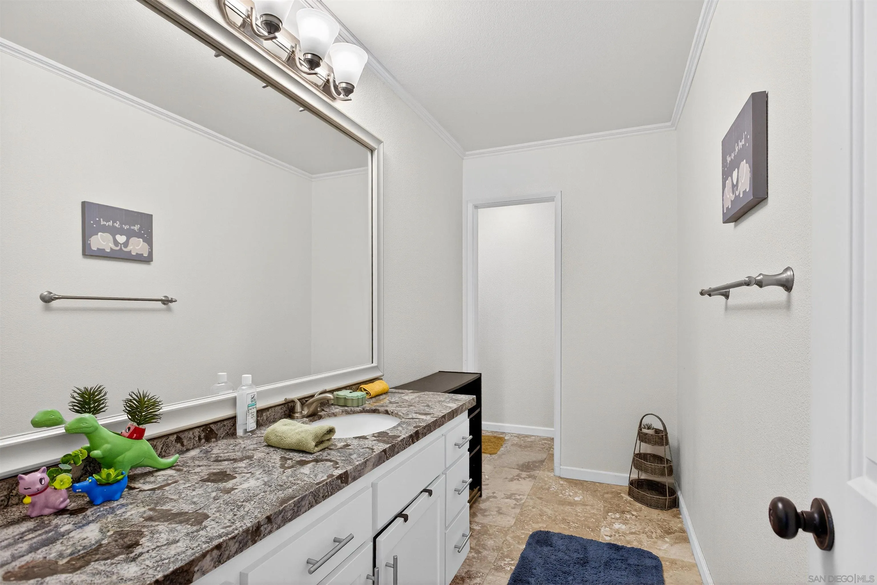 https://cdn.realtyfeed.com/cdn/127/260013606/e598c63b1ec2cef06c9d1e6ff479a2e6.webp