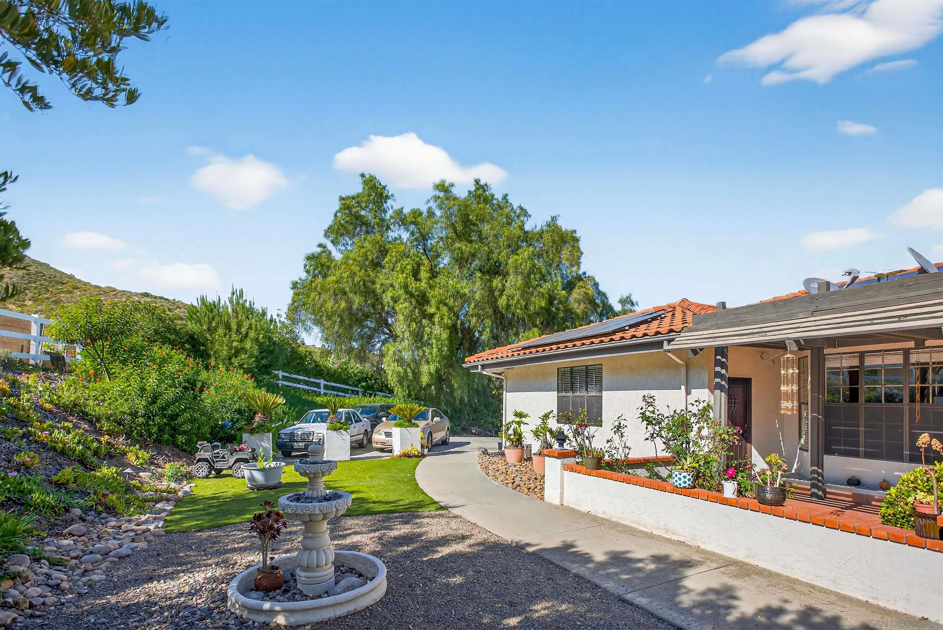 https://cdn.realtyfeed.com/cdn/127/260013606/fbb9410d4ddac54d34d1178143e9705c.webp