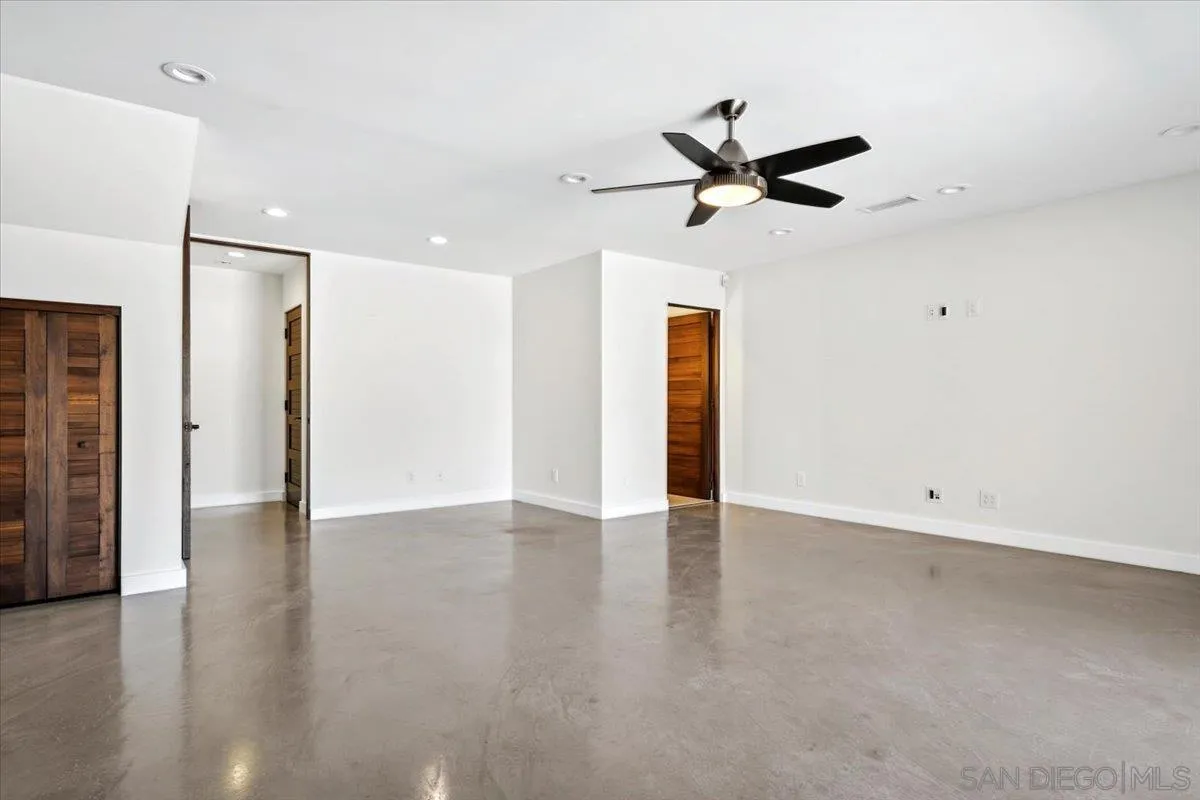 https://cdn.realtyfeed.com/cdn/127/260013608/7aa9f2cba9b65564751c5cf97f8e6685.webp