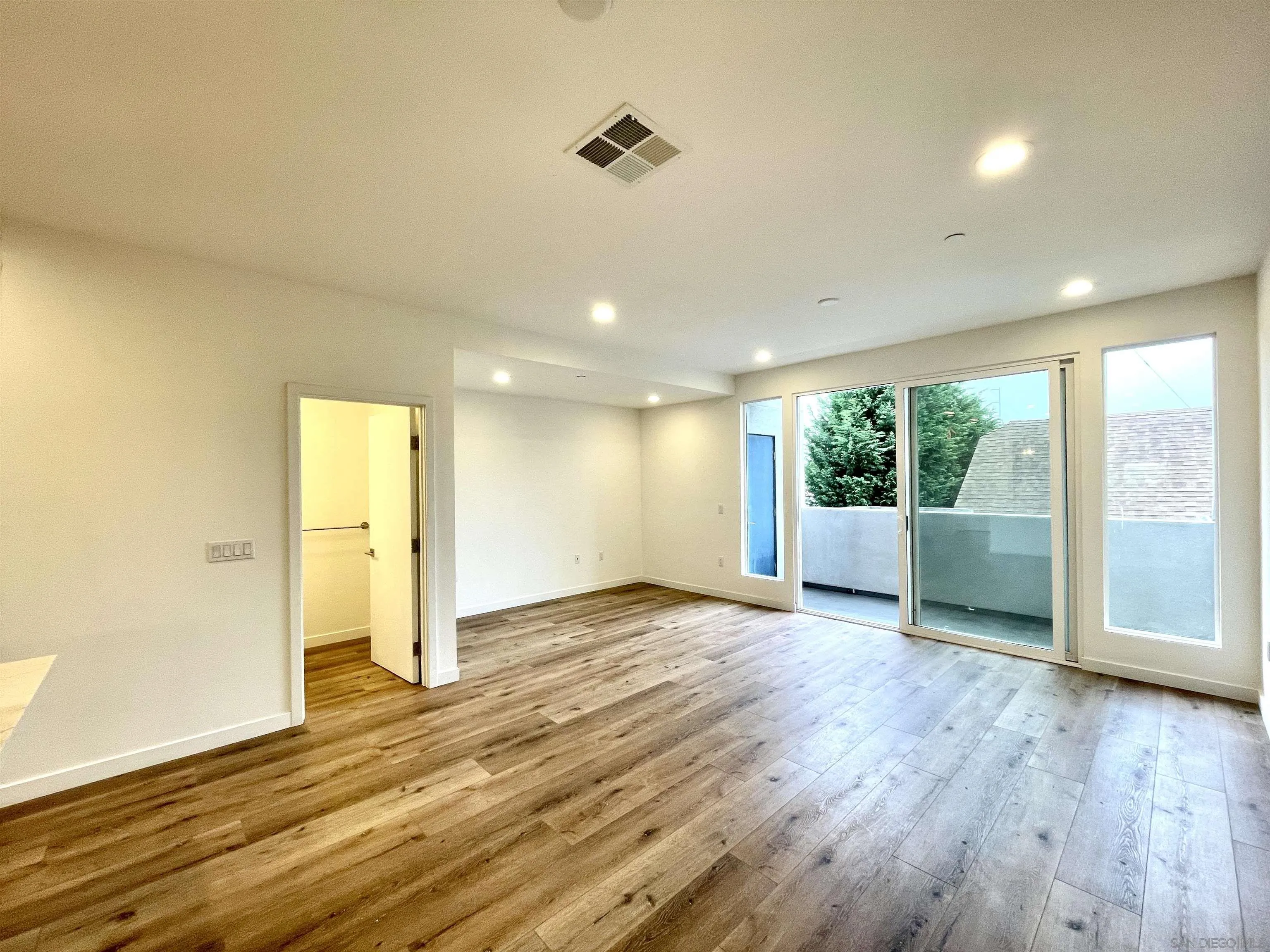https://cdn.realtyfeed.com/cdn/127/260013610/5d37892fa30bf3d52ee0280ed1d232f0.webp