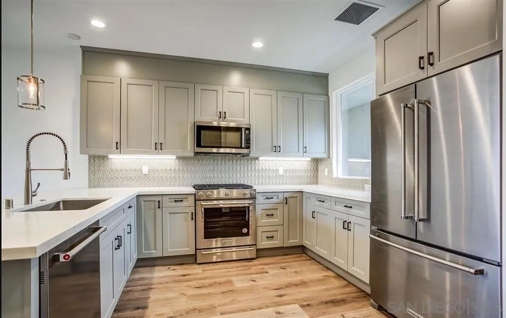 https://cdn.realtyfeed.com/cdn/127/260013610/ad93068cfd505fe0214496633327a887.webp