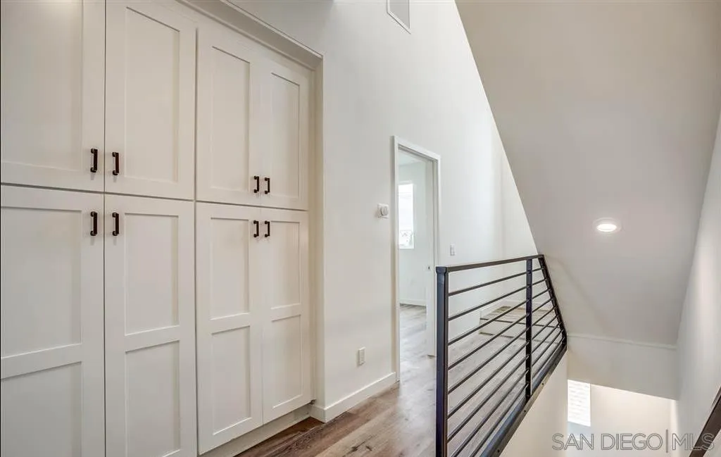 https://cdn.realtyfeed.com/cdn/127/260013610/b6bc12a5a0a82f4608e68329a384452b.webp