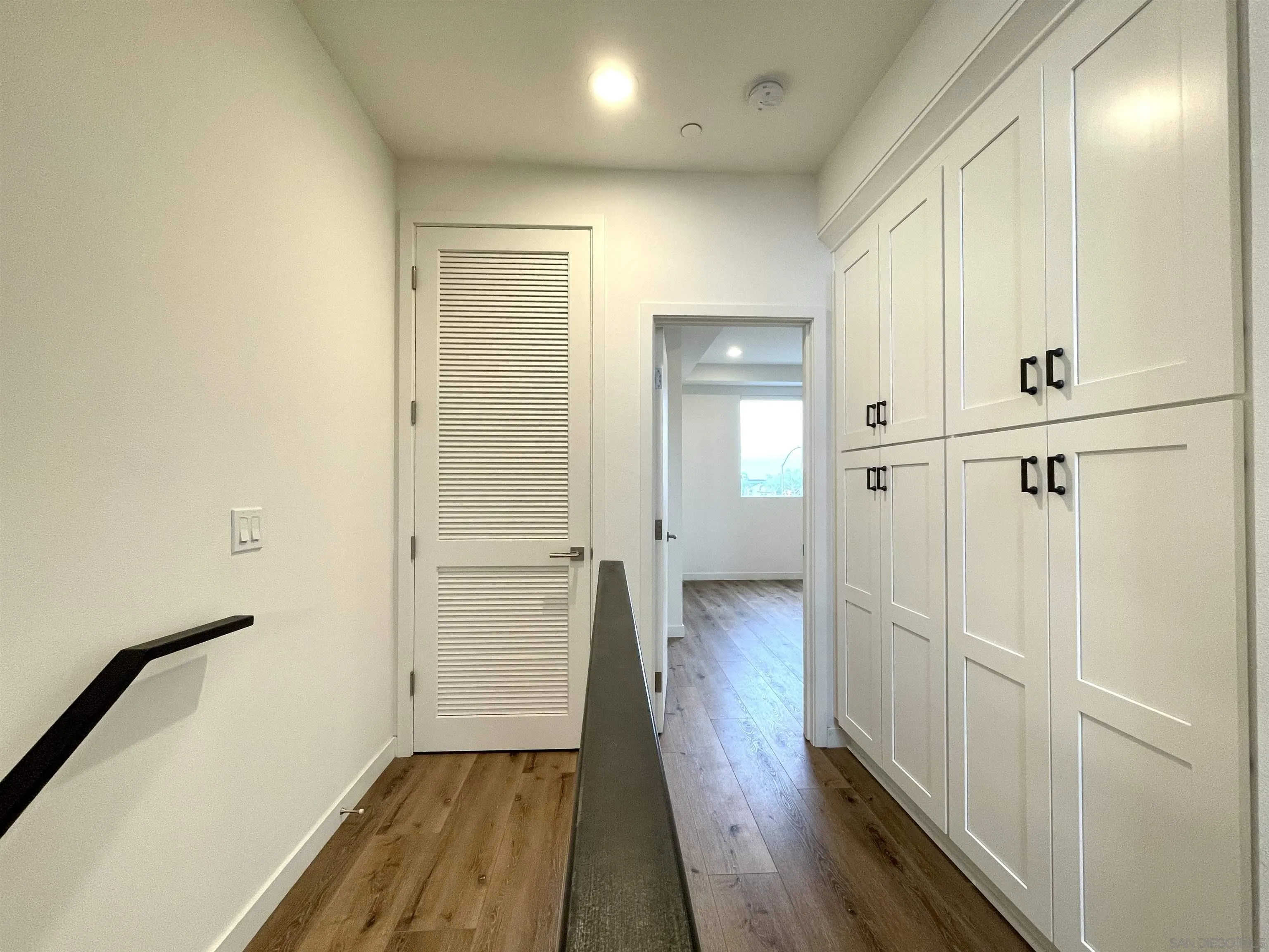 https://cdn.realtyfeed.com/cdn/127/260013610/c7f249cf6ea3f99fb8854c64ec0f686e.webp
