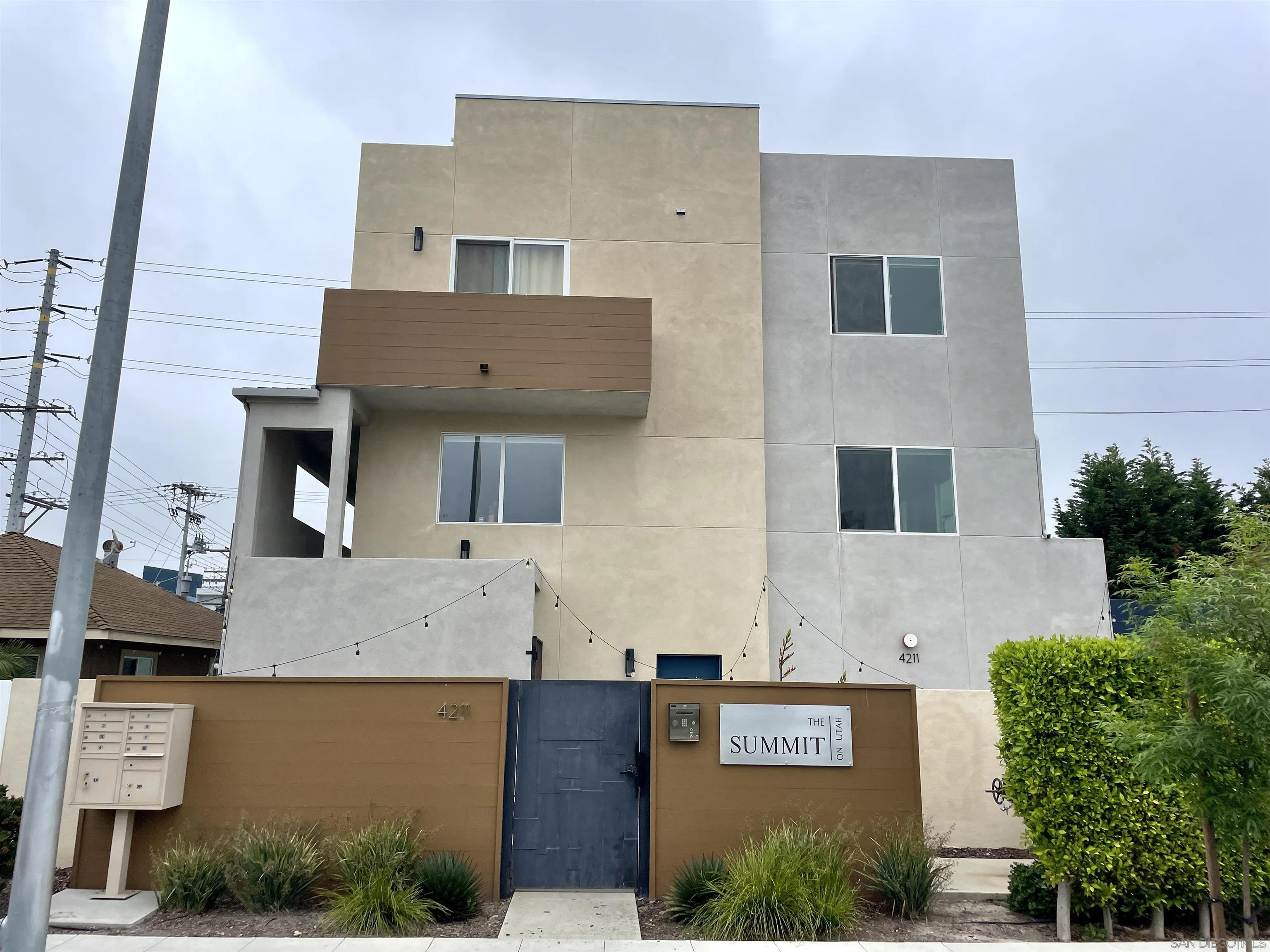 https://cdn.realtyfeed.com/cdn/127/260013610/d43655df0a84df770db861c9ef88e76f.webp
