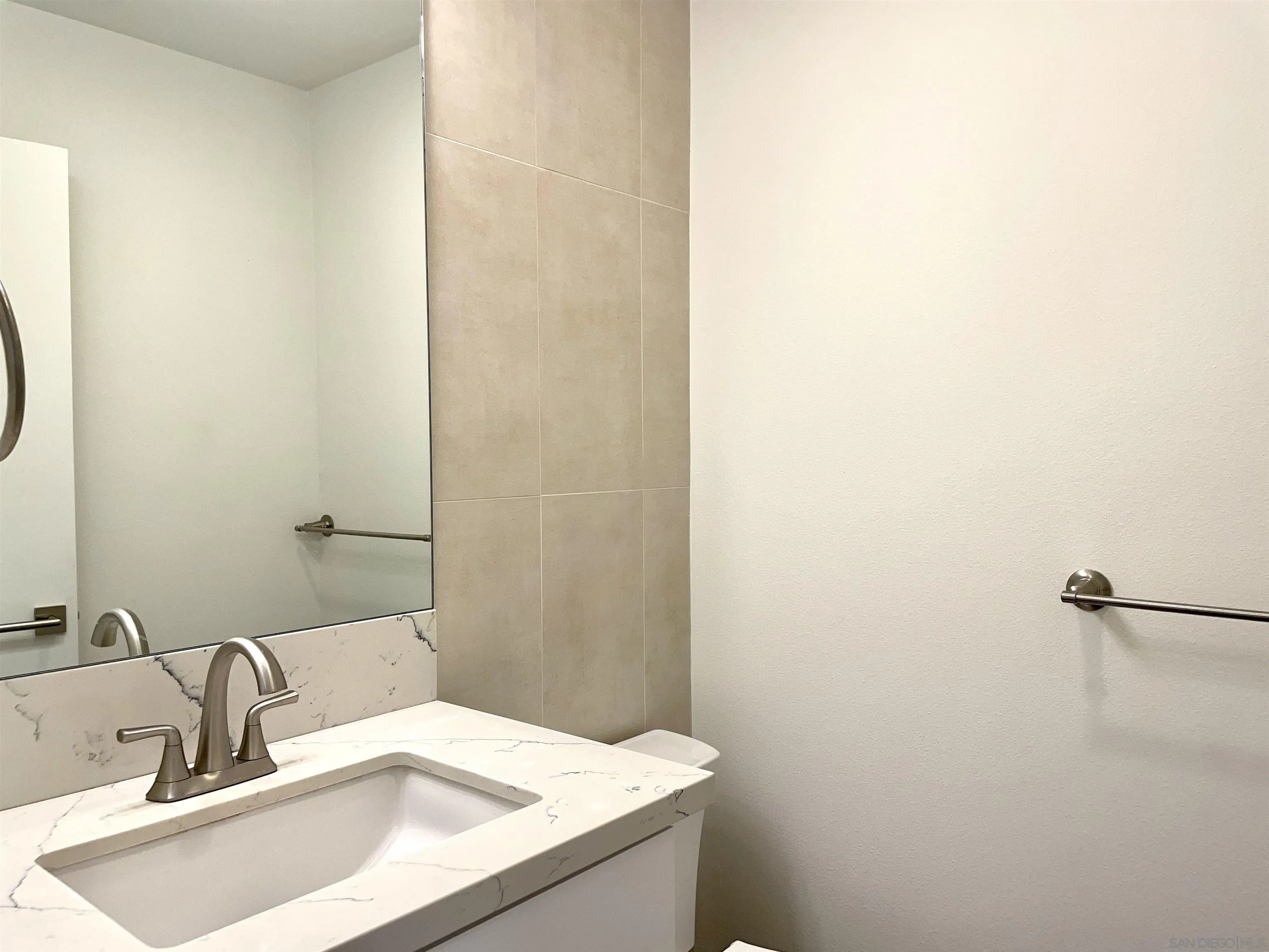 https://cdn.realtyfeed.com/cdn/127/260013610/de7151b733a295062501988495d781bb.webp